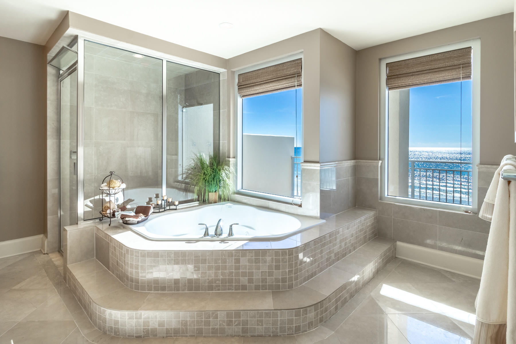 SIGNATURE BEACH - Residential