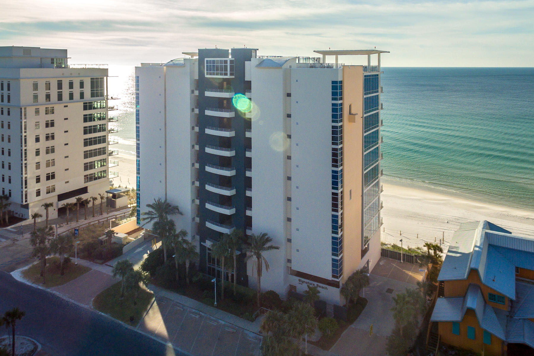 SIGNATURE BEACH - Residential