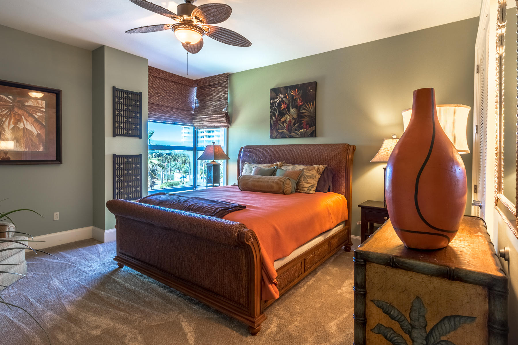 SIGNATURE BEACH - Residential