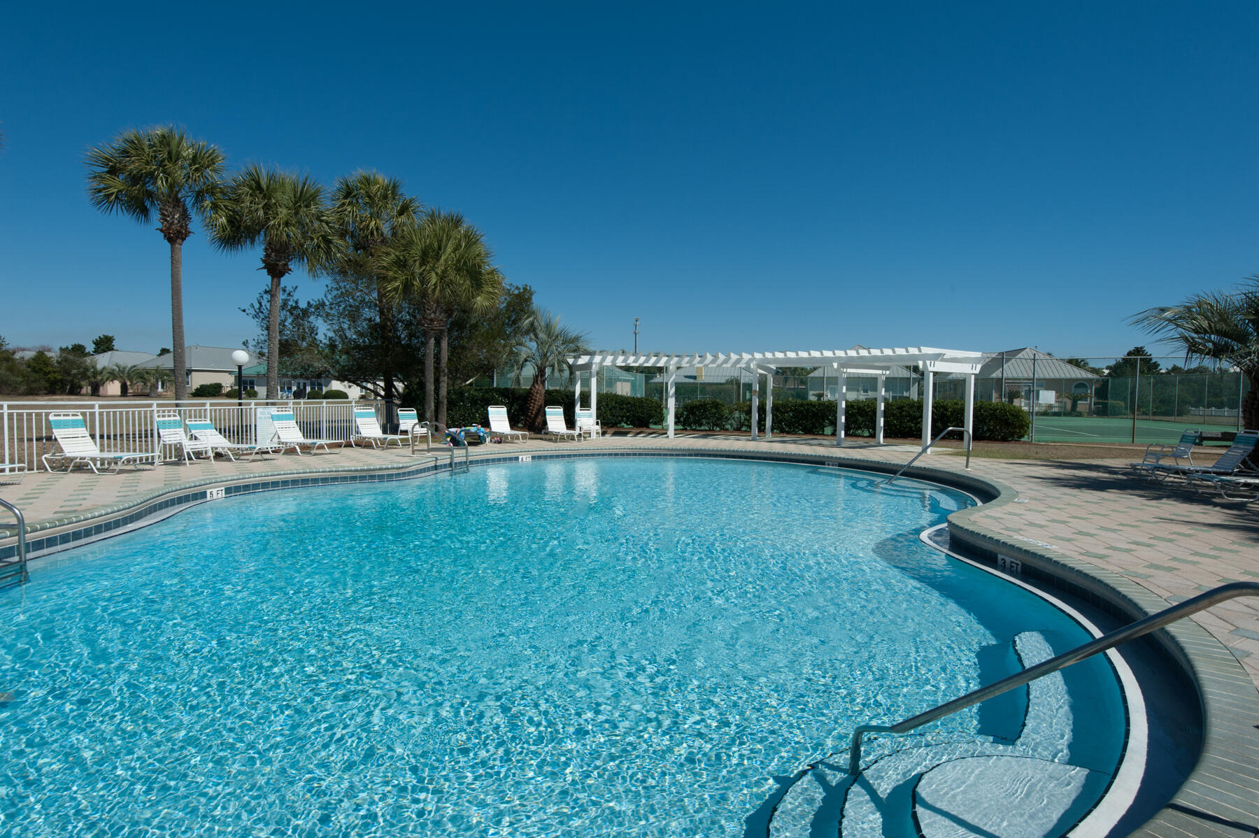 MARAVILLA CONDO 1 - Residential