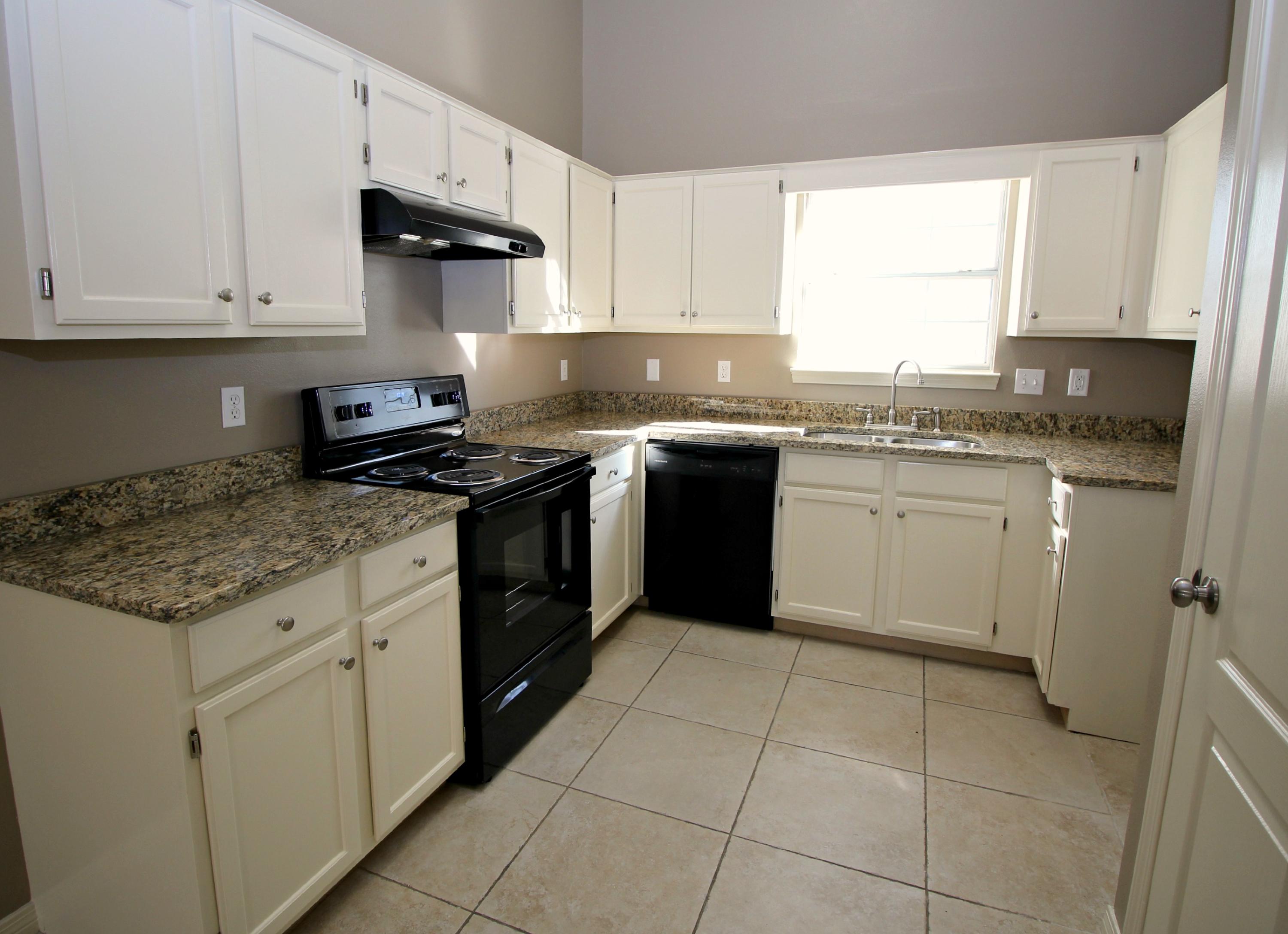 LAKE CHARLESTON - Residential