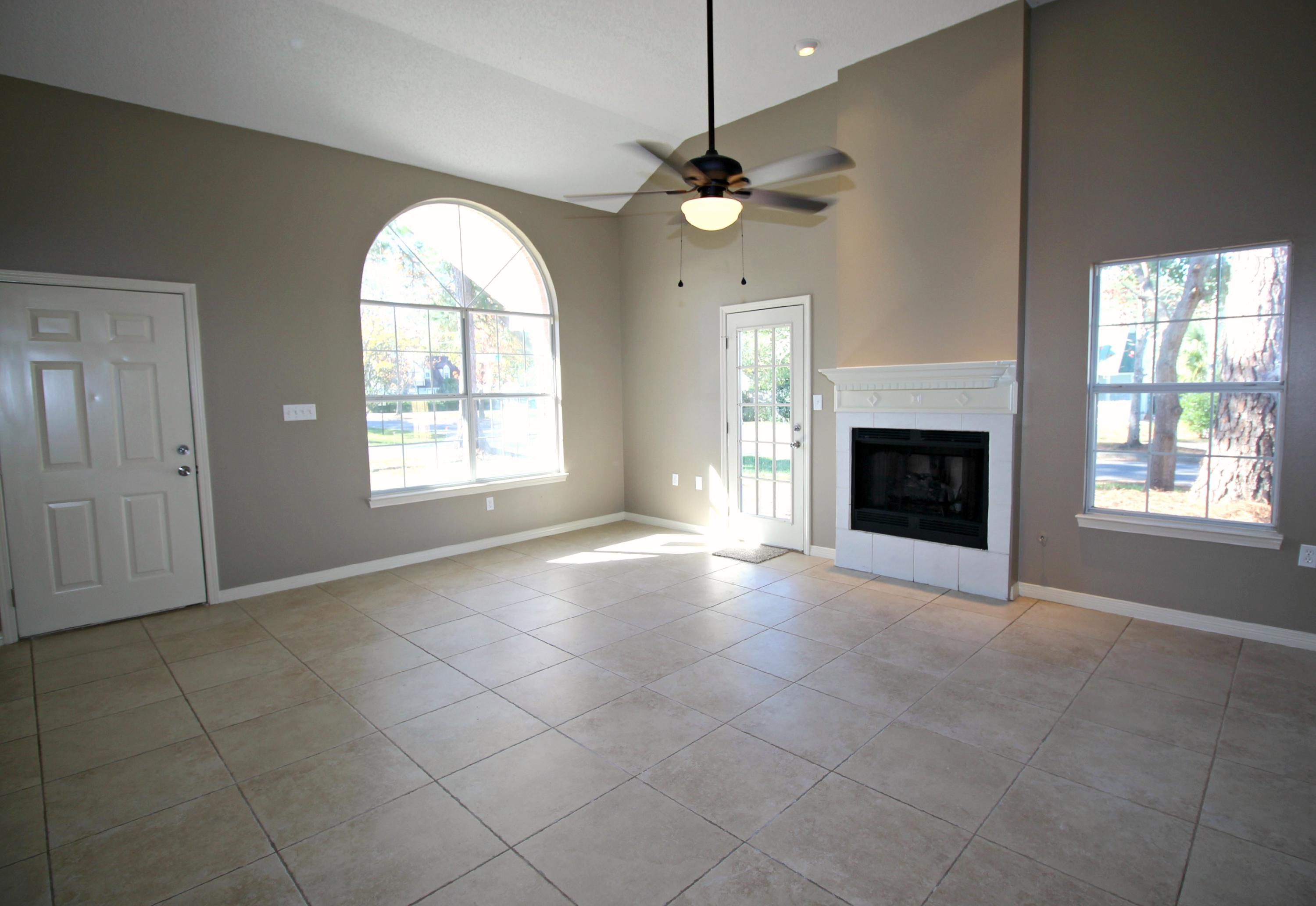 LAKE CHARLESTON - Residential