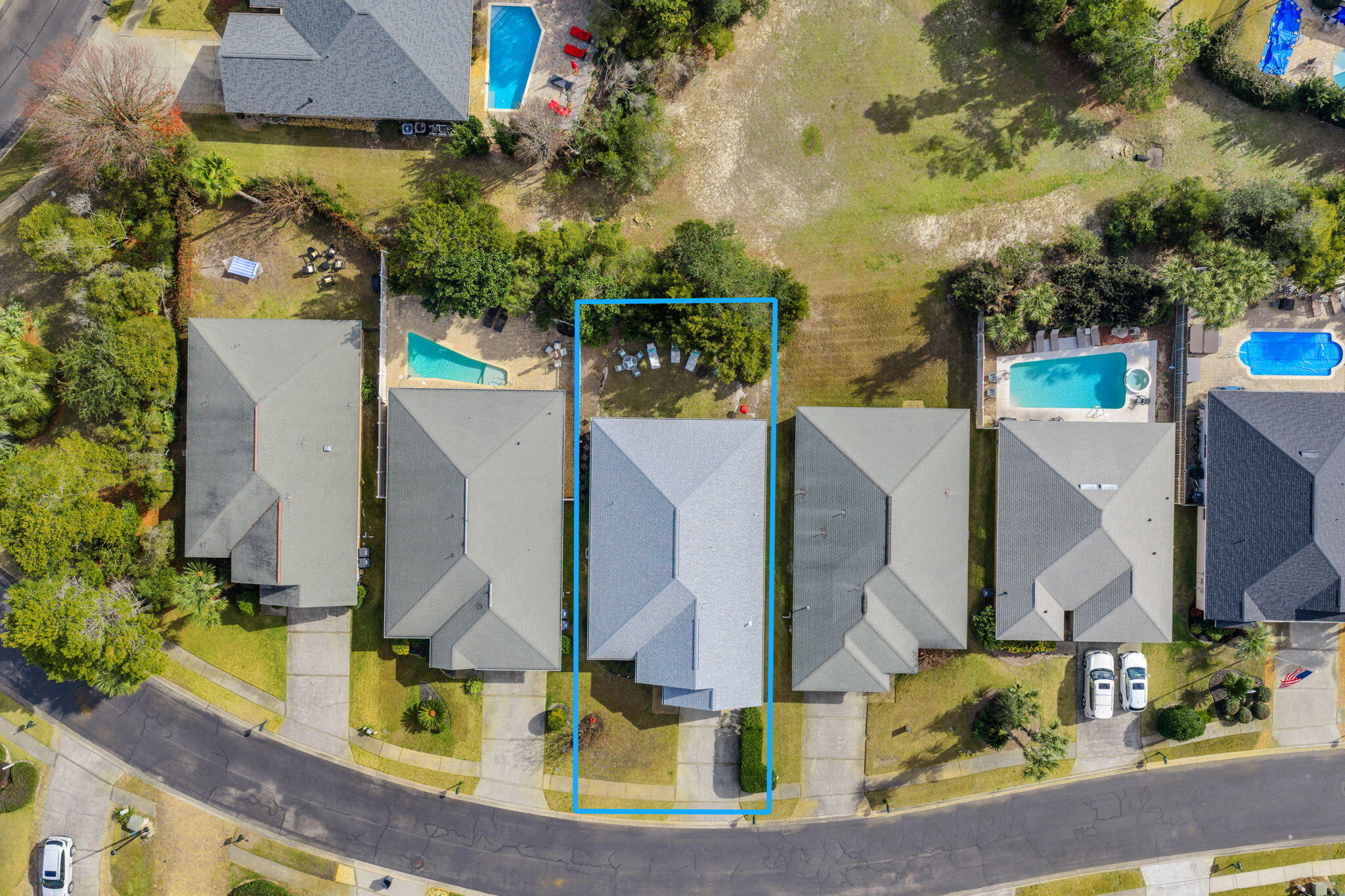 PARADISE RETREAT - Residential