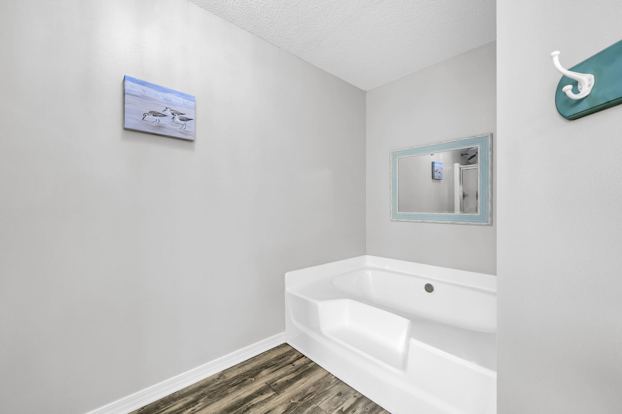 PARADISE RETREAT - Residential