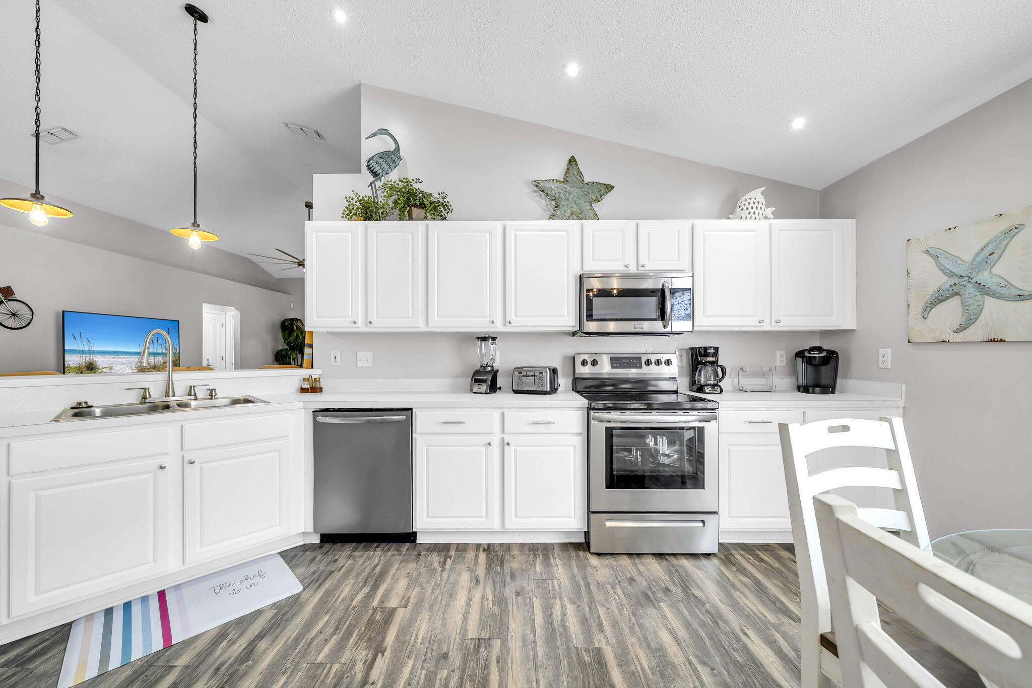 PARADISE RETREAT - Residential