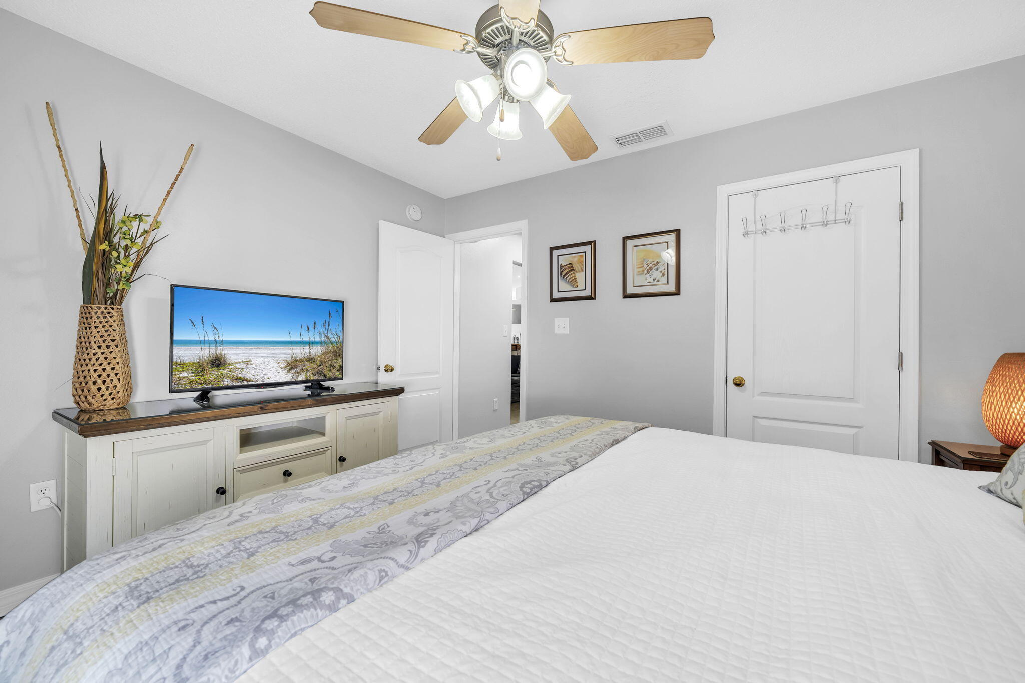 PARADISE RETREAT - Residential