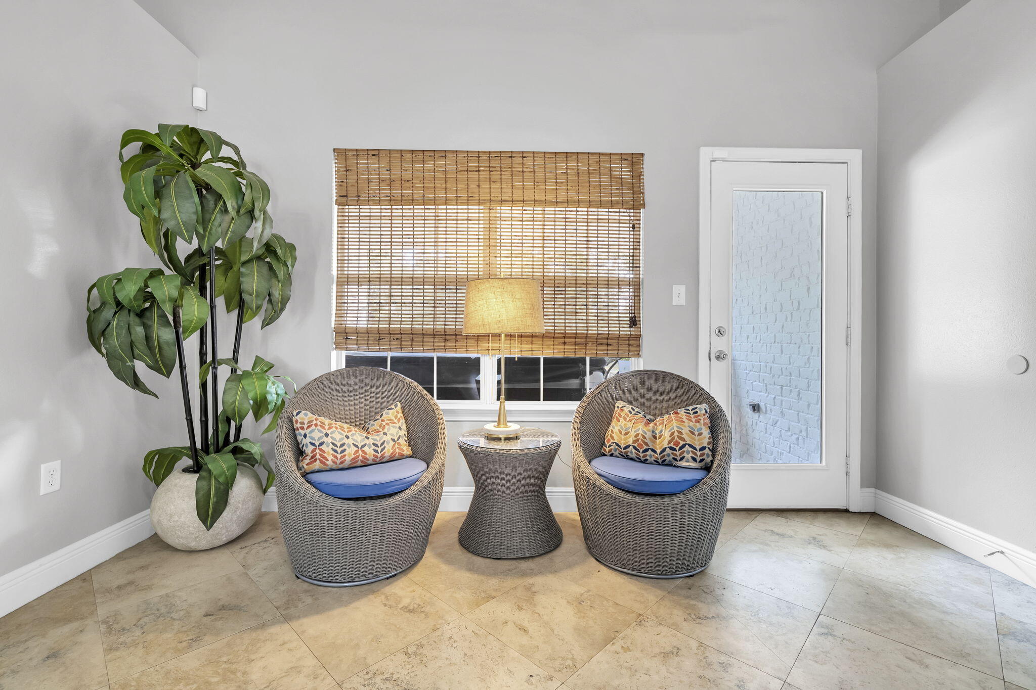 PARADISE RETREAT - Residential