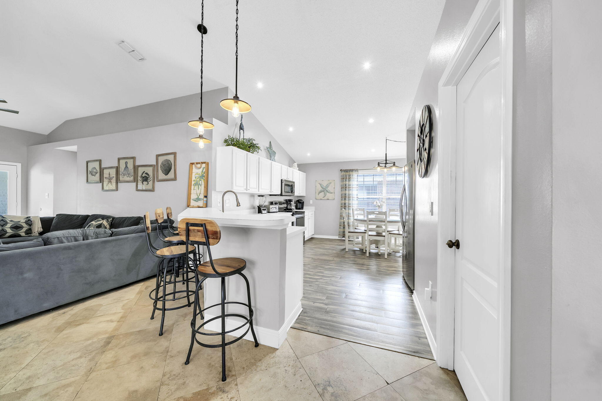 PARADISE RETREAT - Residential