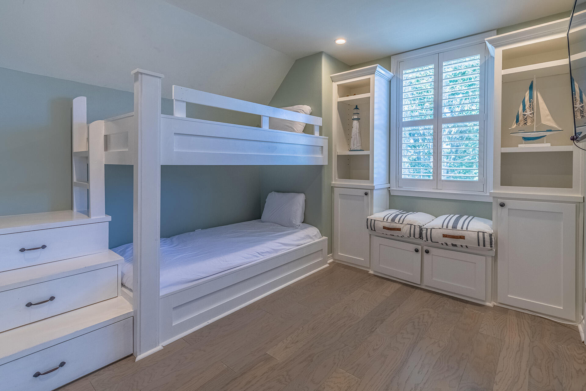 SOVEREIGN ISLE S/D - Residential Lease