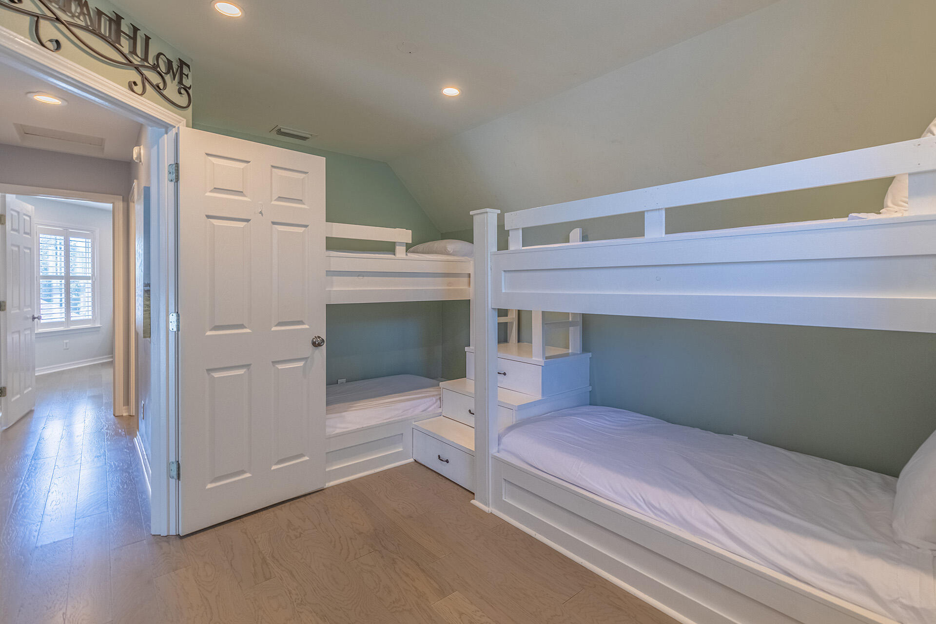 SOVEREIGN ISLE S/D - Residential Lease