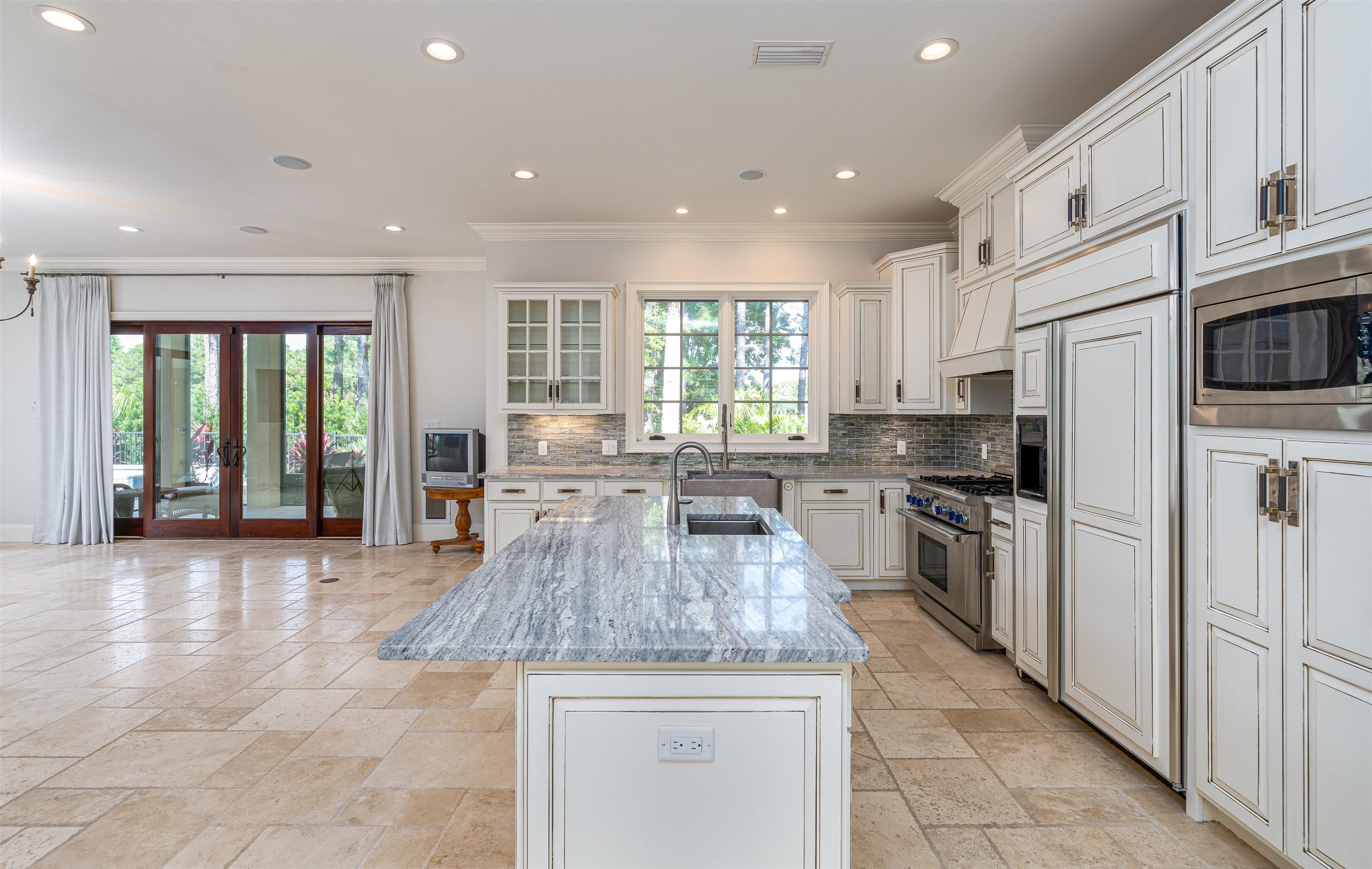 BURNT PINE - Residential