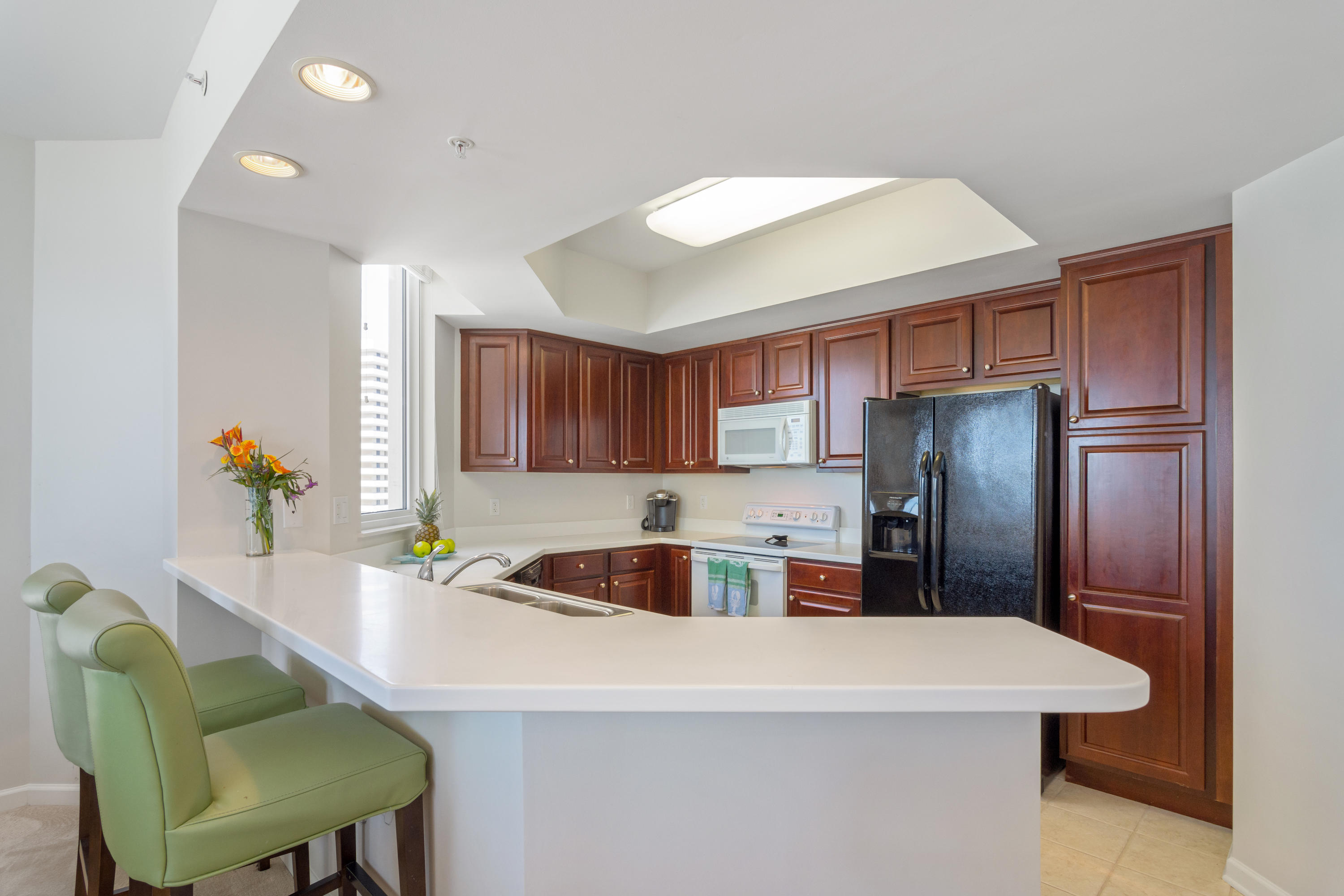 SILVER BEACH TOWERS - Residential