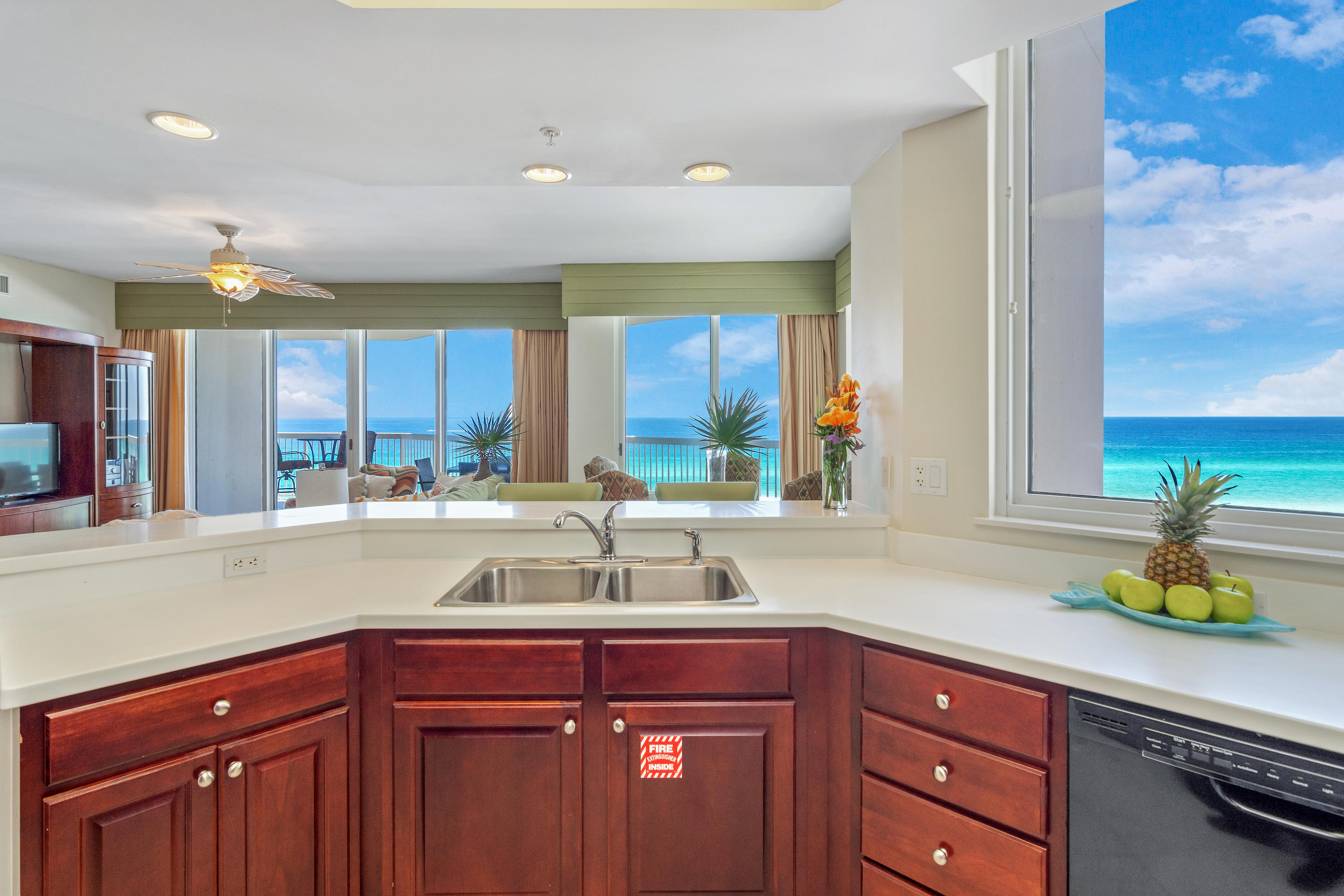SILVER BEACH TOWERS - Residential