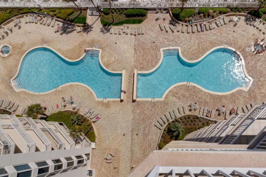 SILVER BEACH TOWERS - Residential