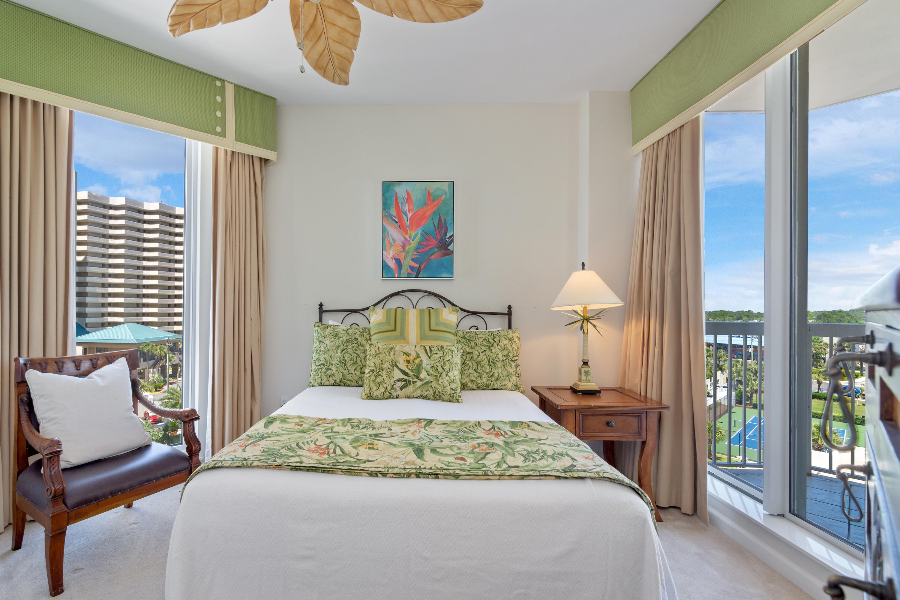 SILVER BEACH TOWERS - Residential