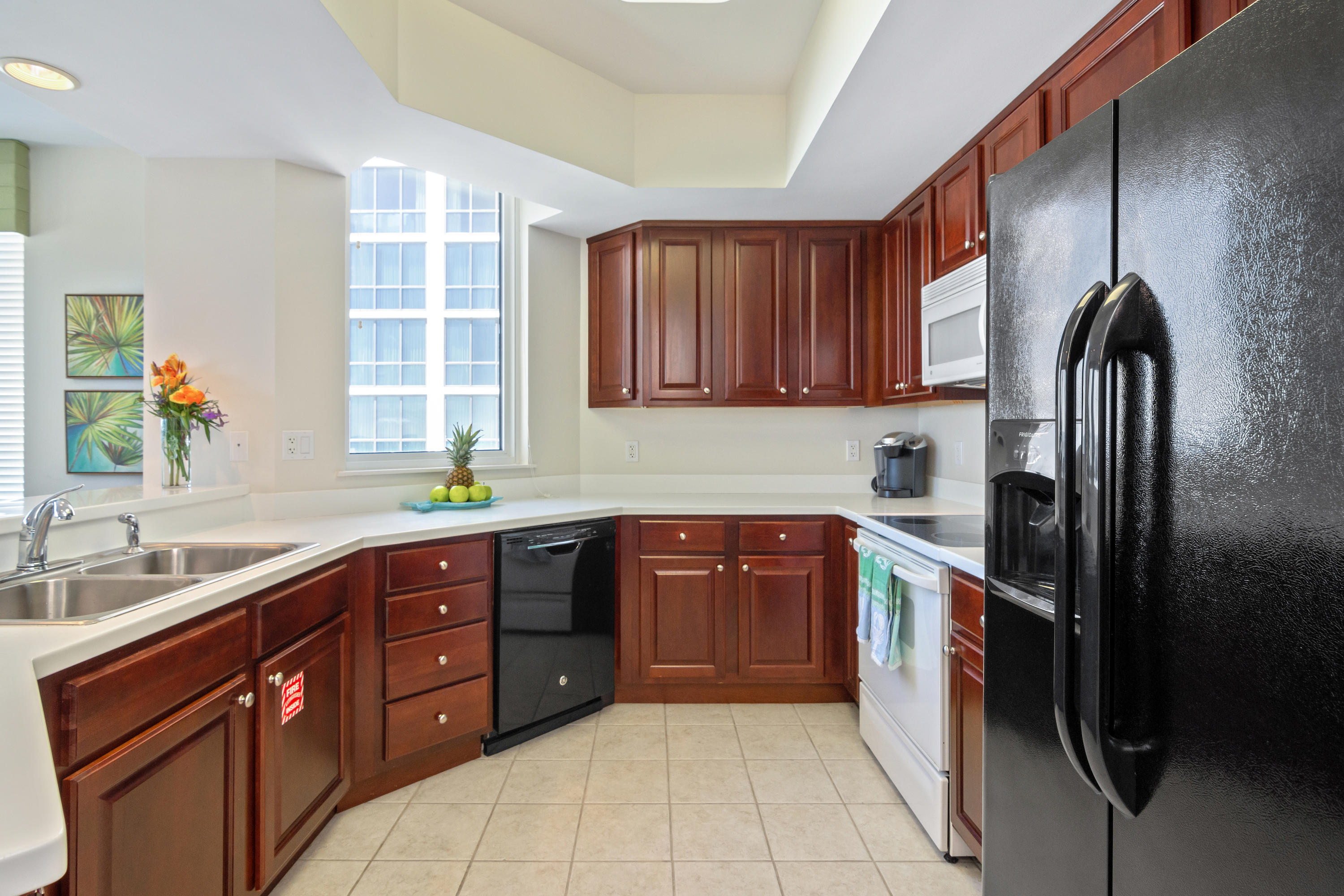 SILVER BEACH TOWERS - Residential
