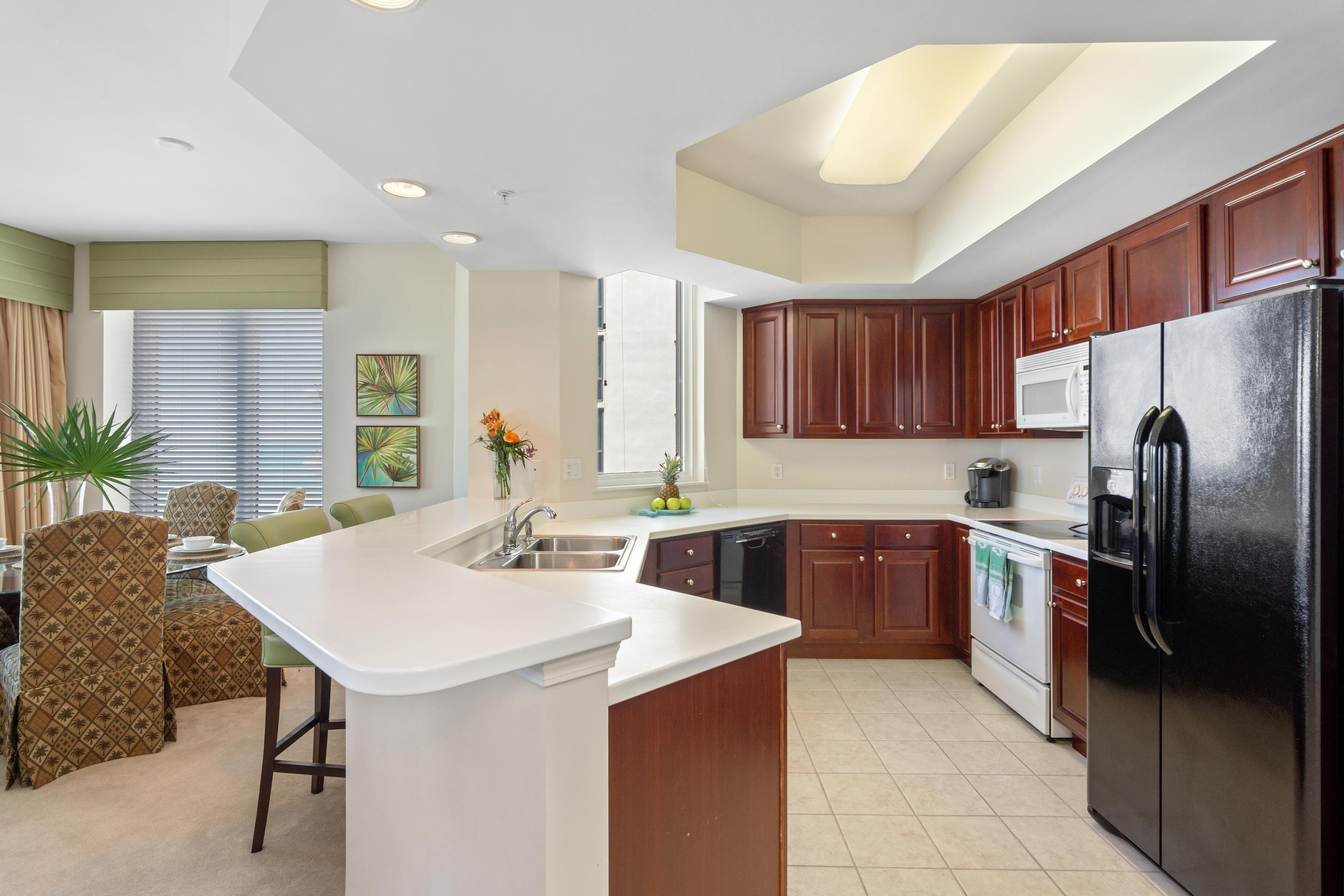 SILVER BEACH TOWERS - Residential