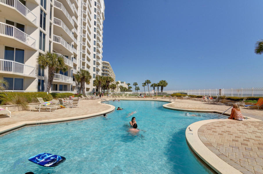 SILVER BEACH TOWERS - Residential