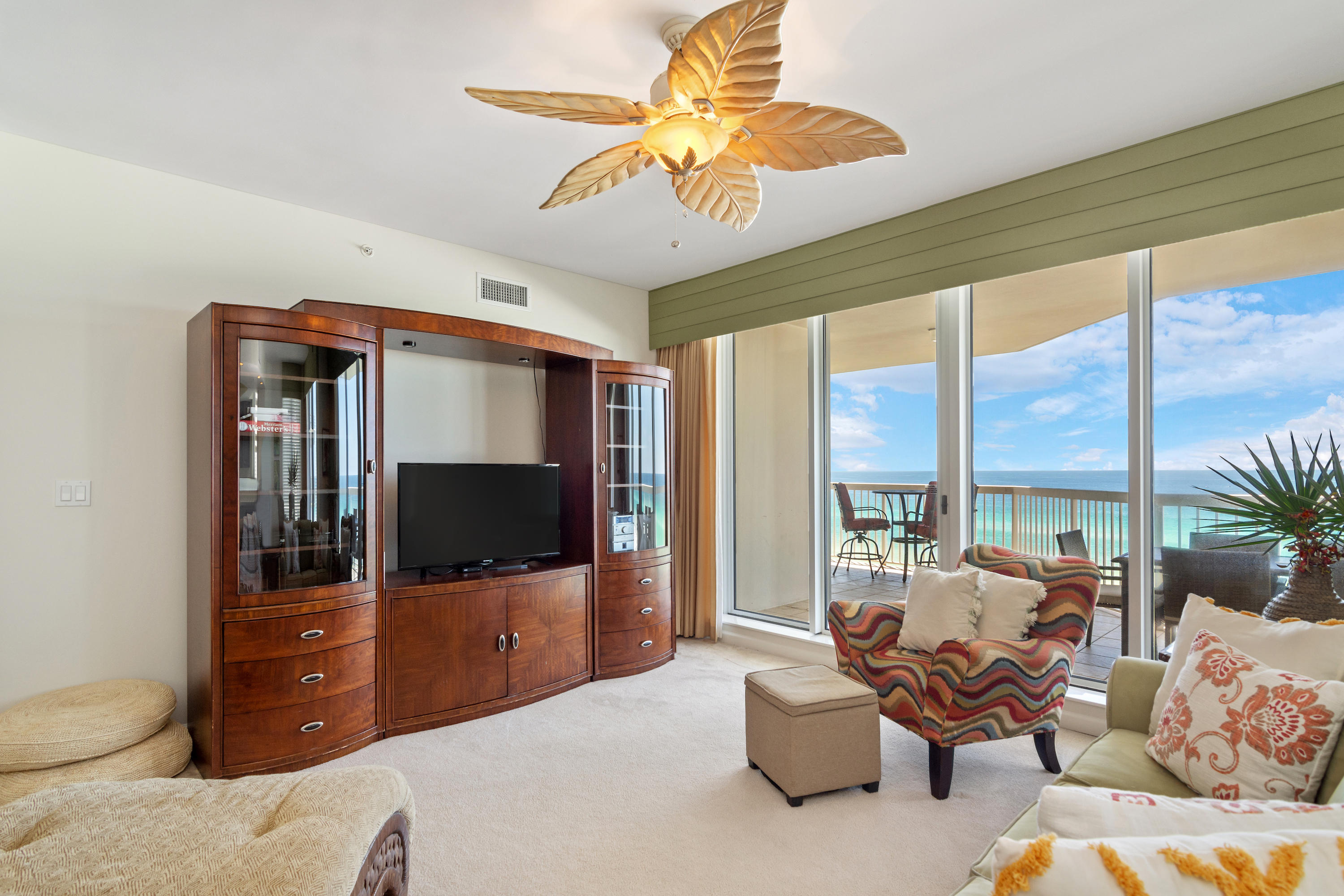 SILVER BEACH TOWERS - Residential