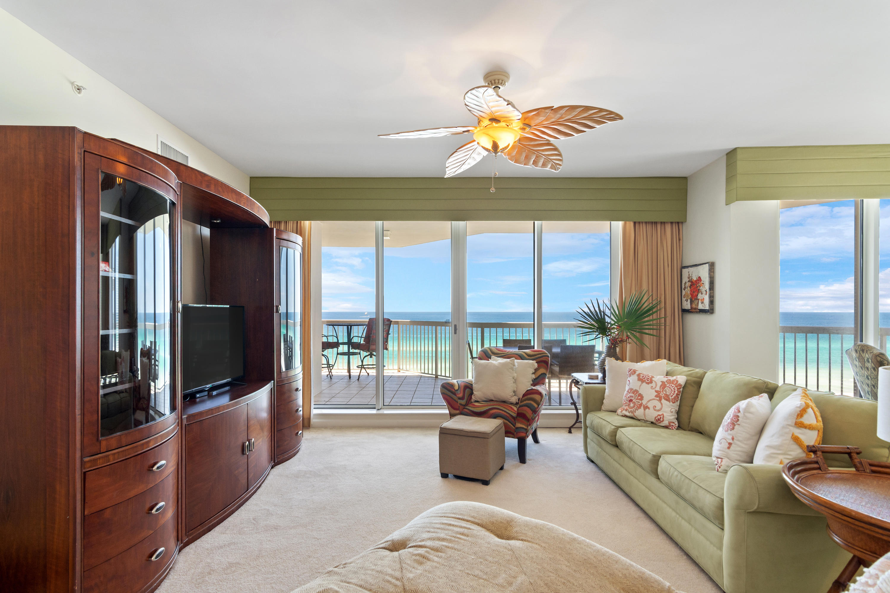 SILVER BEACH TOWERS - Residential