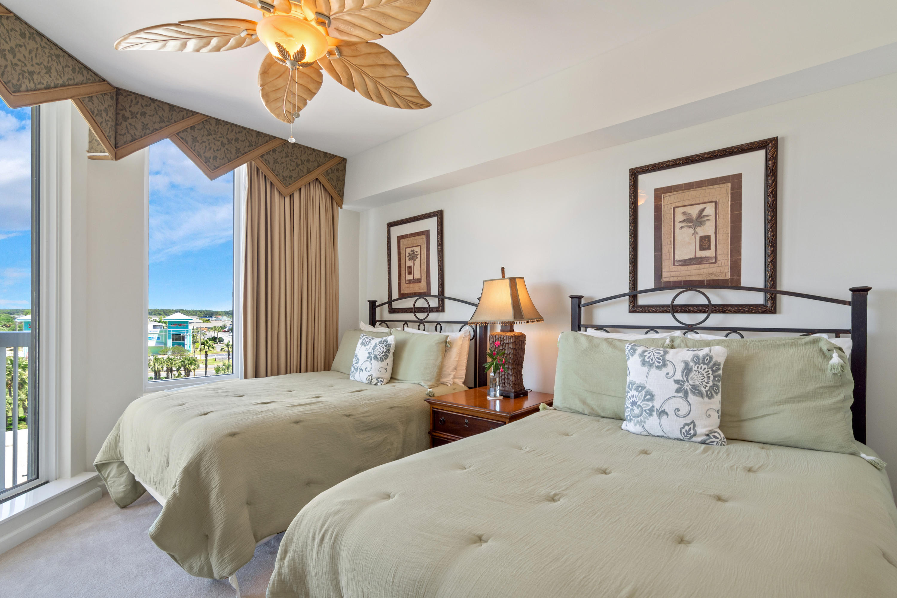 SILVER BEACH TOWERS - Residential