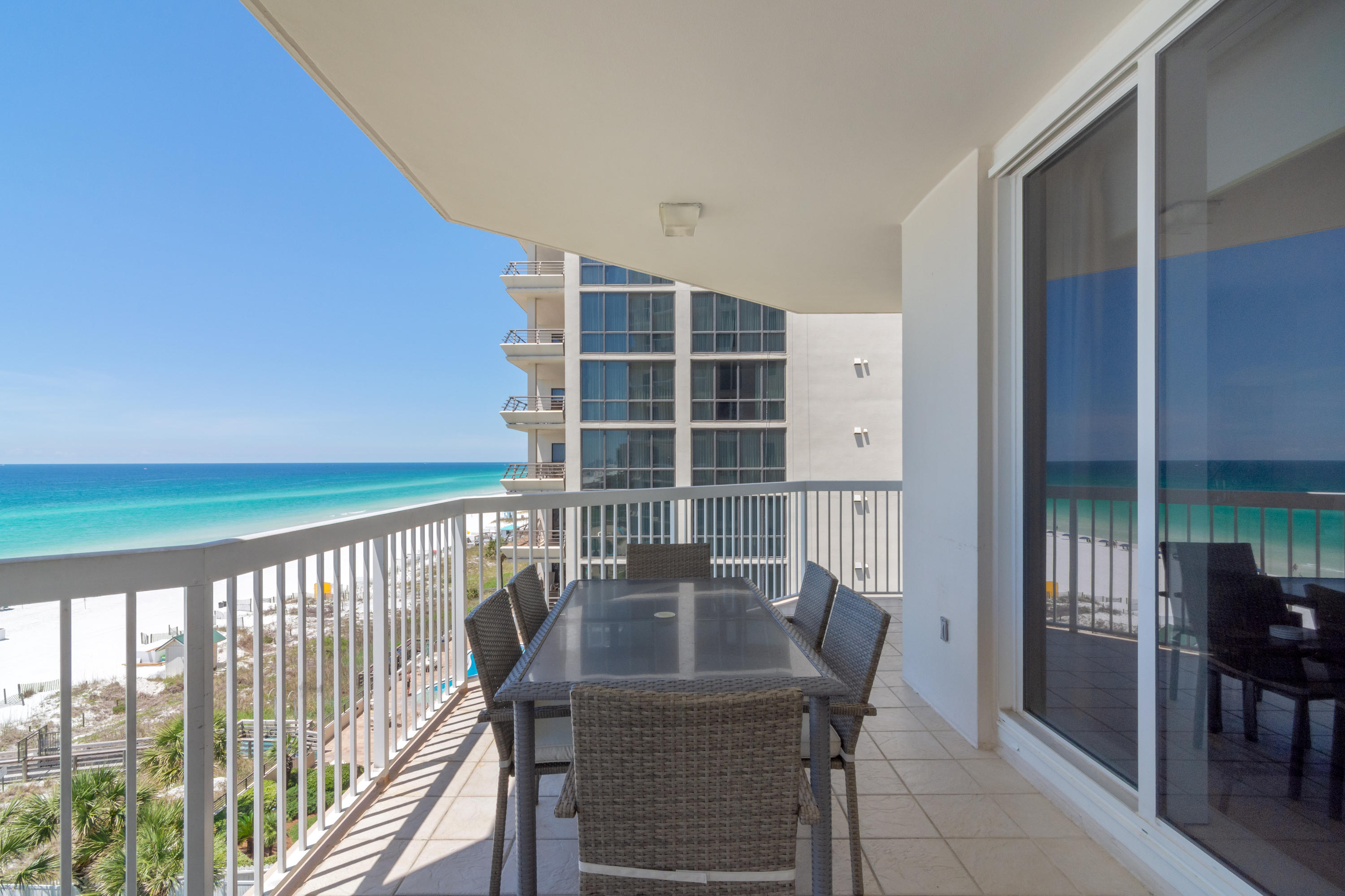 SILVER BEACH TOWERS - Residential