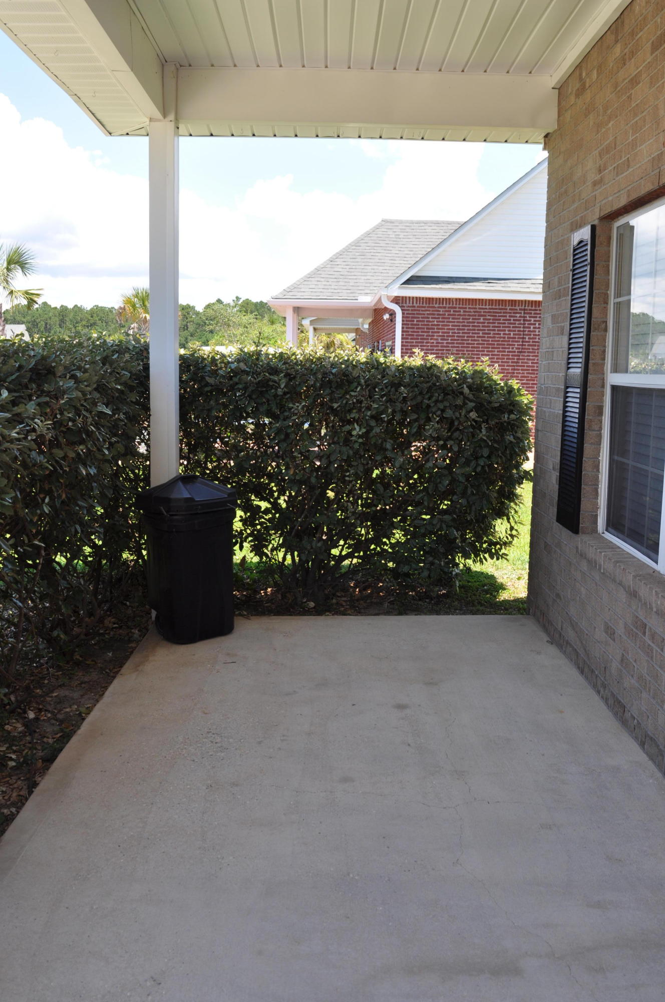 BRANDON OAKS - Residential Lease