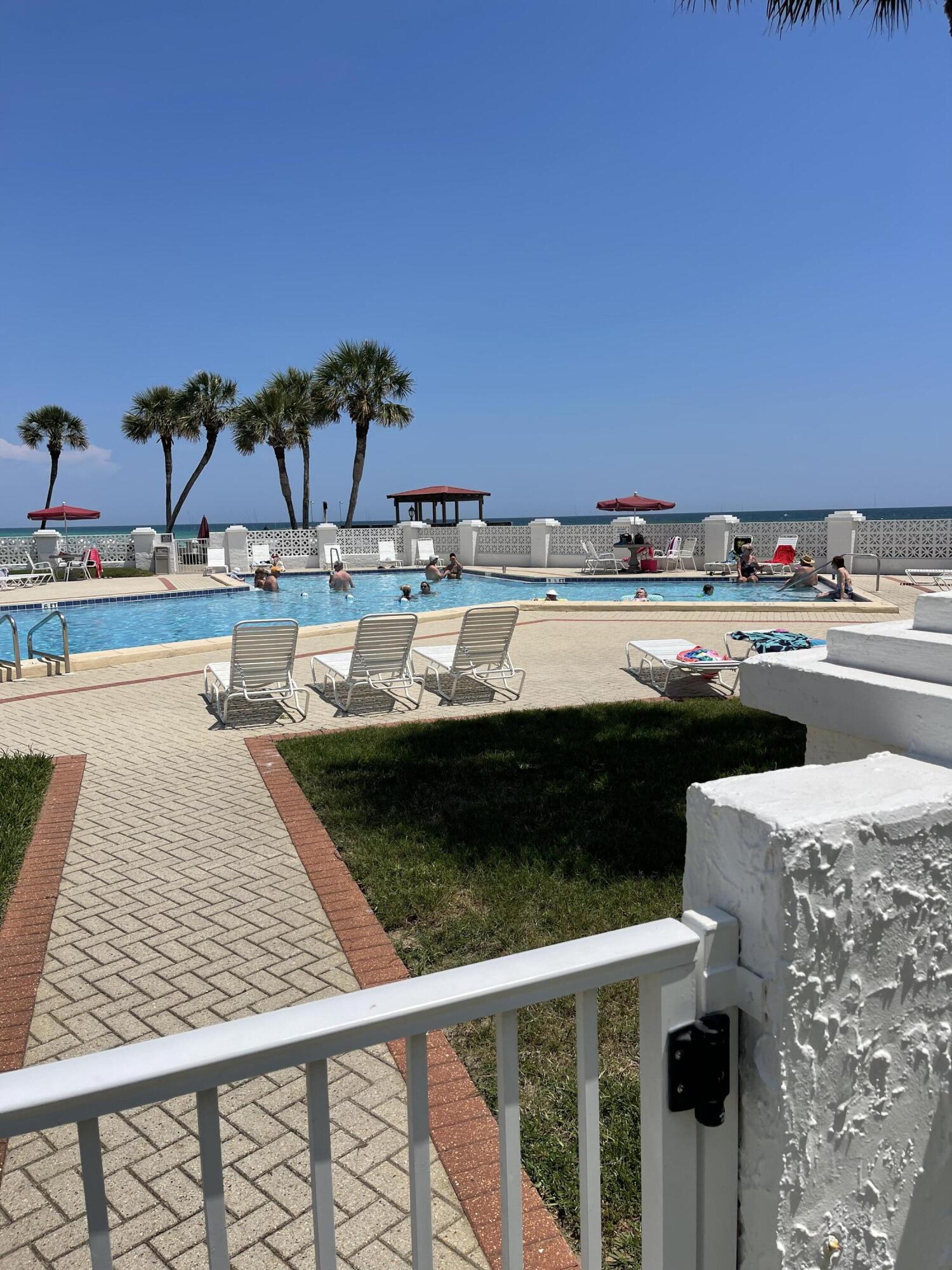 EL MATADOR CONDO - Residential