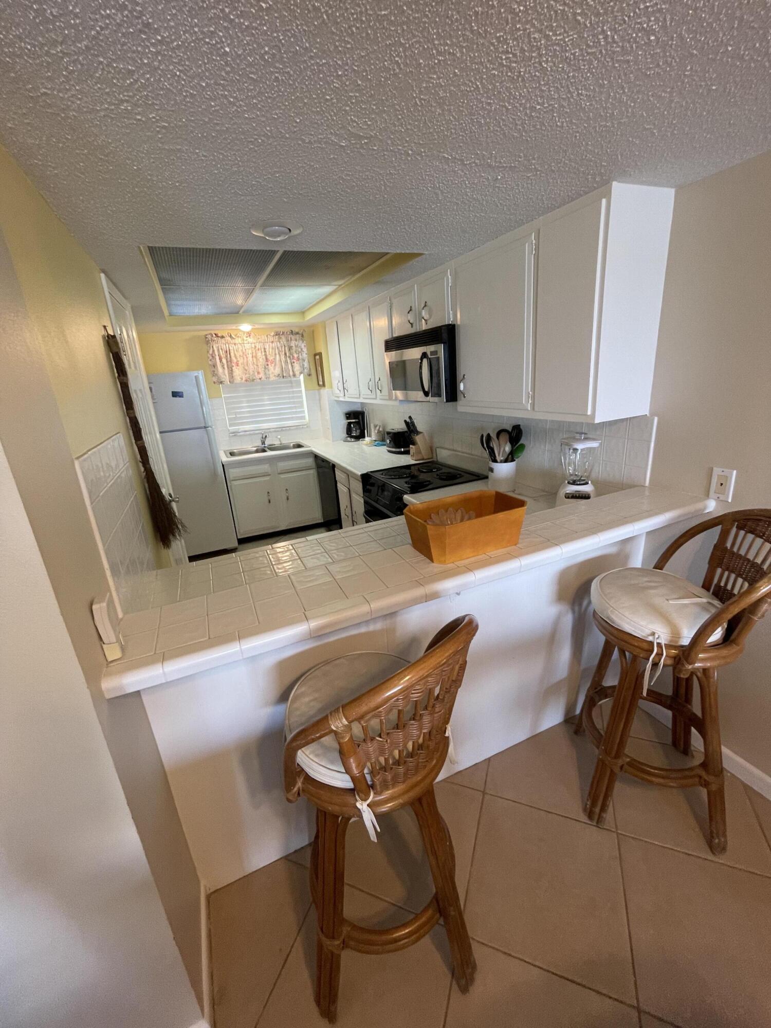 EL MATADOR CONDO - Residential