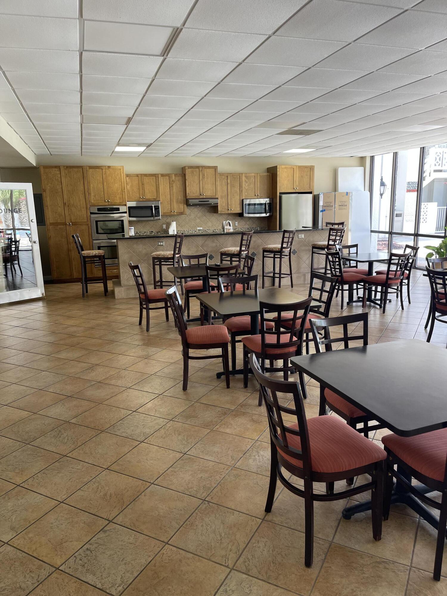 EL MATADOR CONDO - Residential