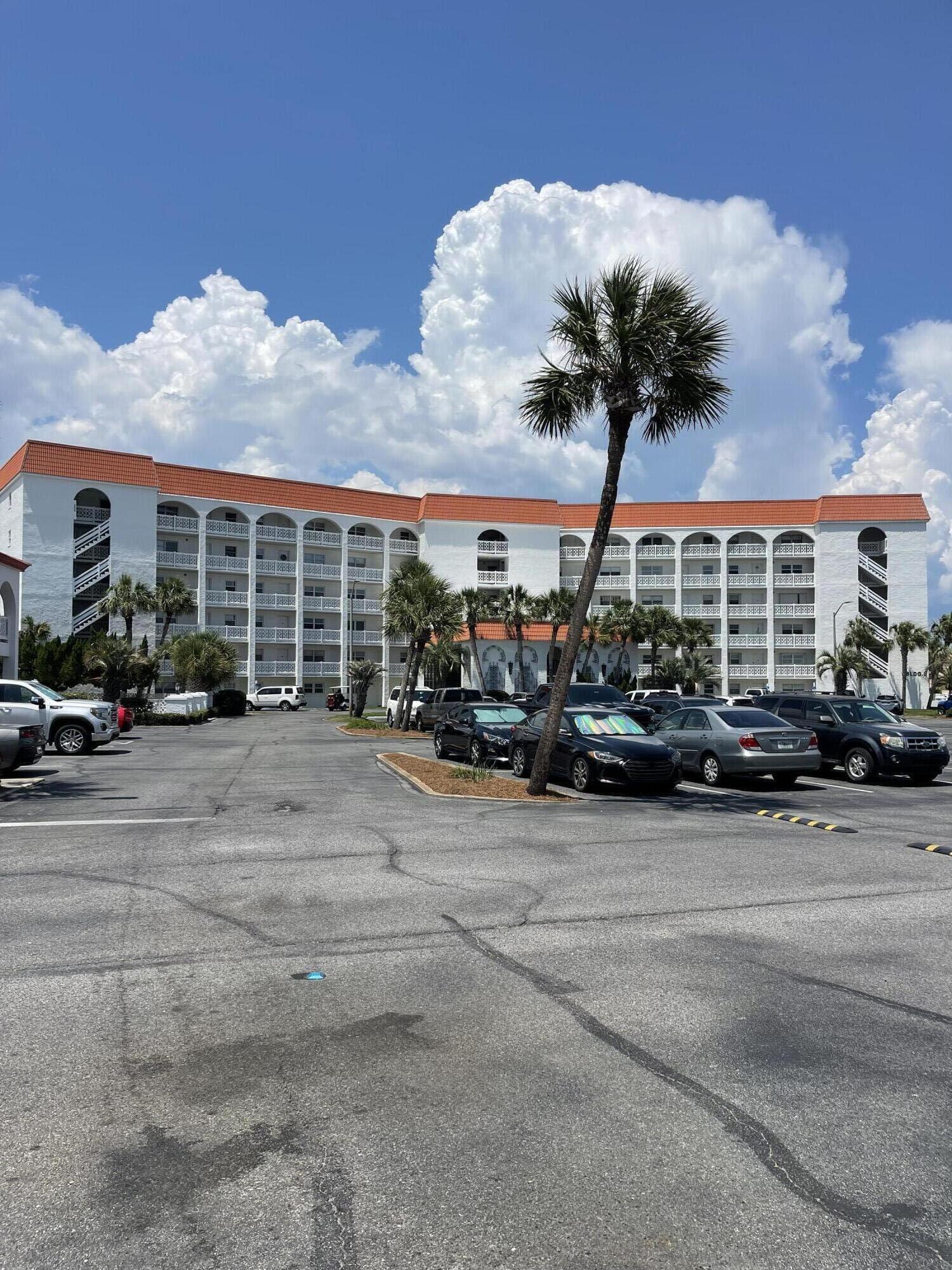 EL MATADOR CONDO - Residential