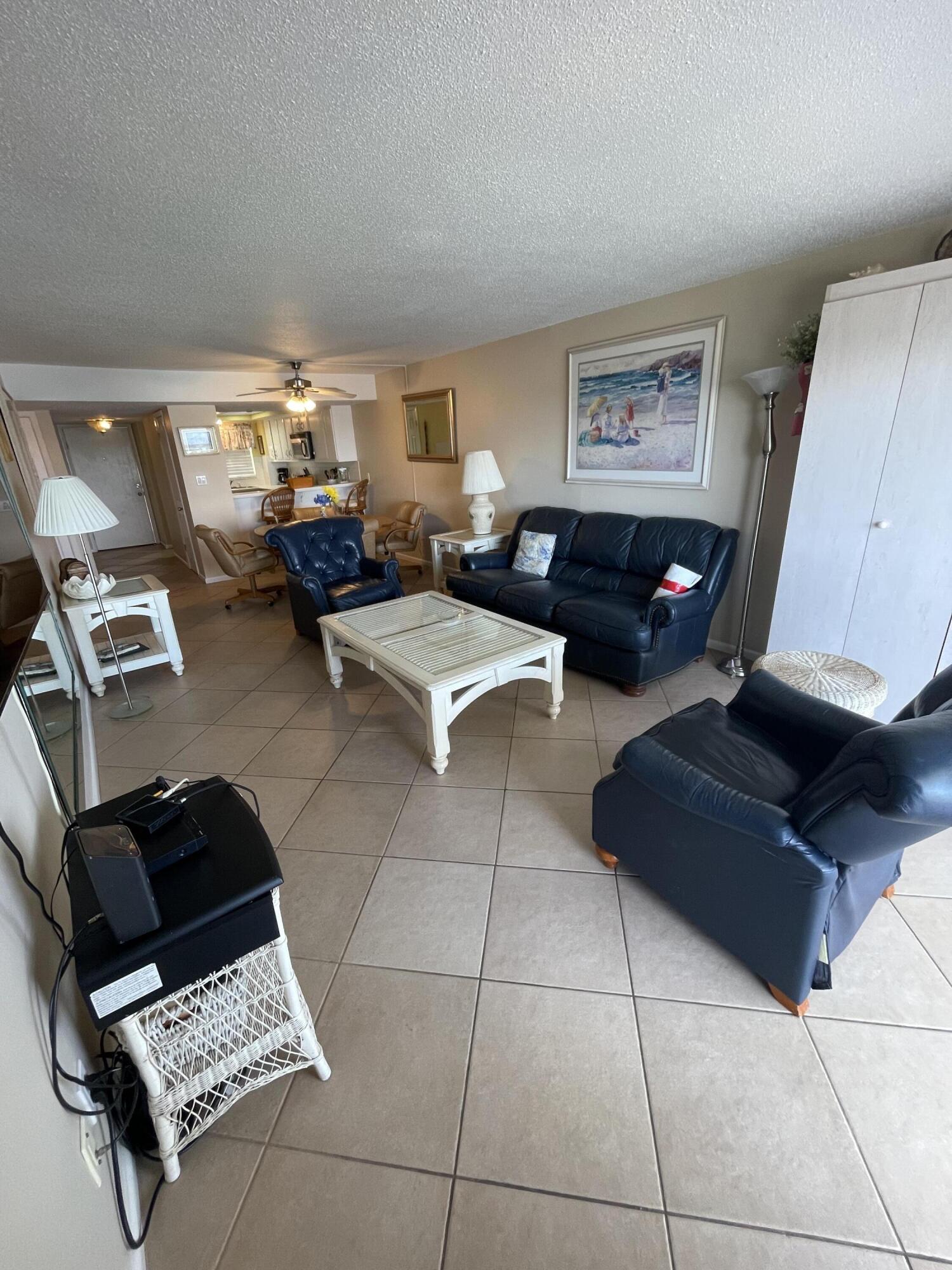 EL MATADOR CONDO - Residential