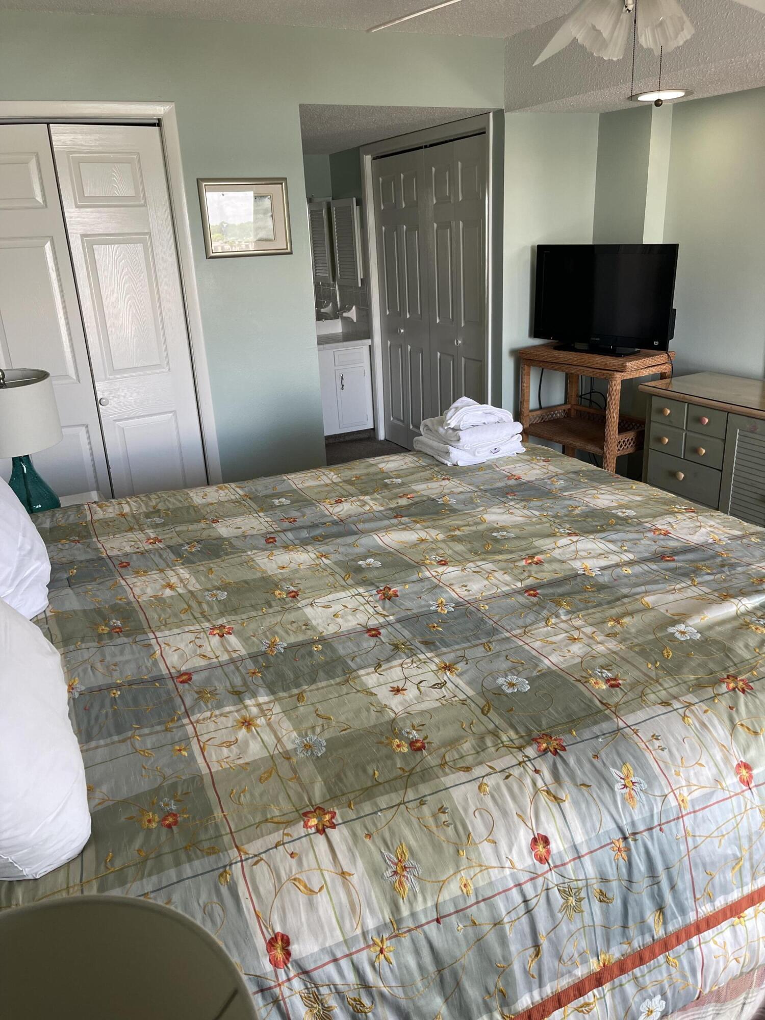 EL MATADOR CONDO - Residential