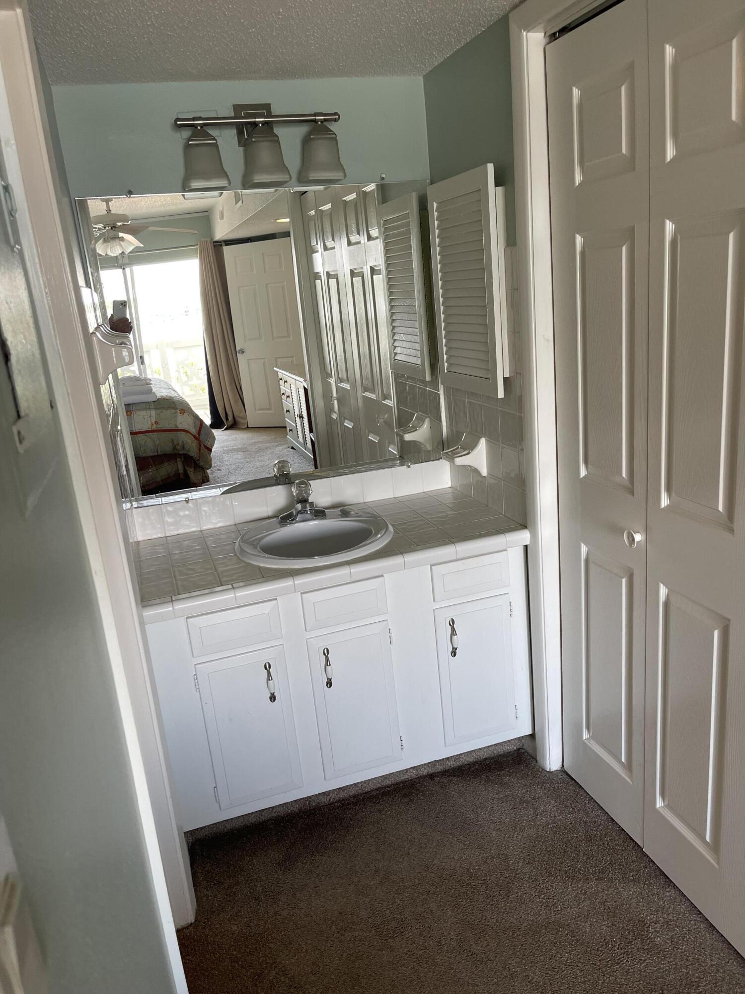 EL MATADOR CONDO - Residential