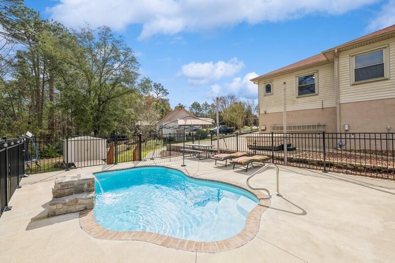 FOXWOOD ESTATES 2 - Residential