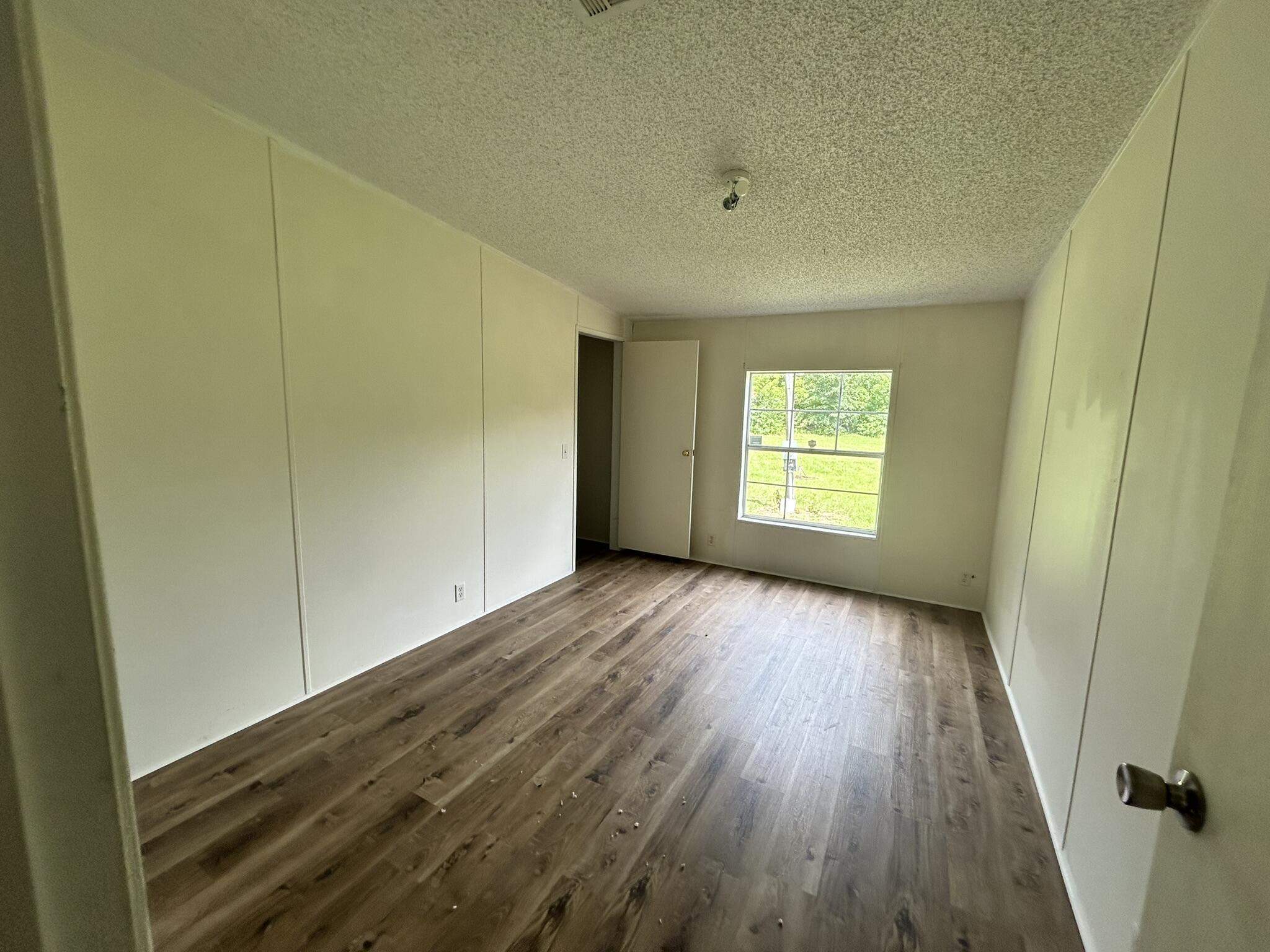 METES & BOUNDS - Residential Lease