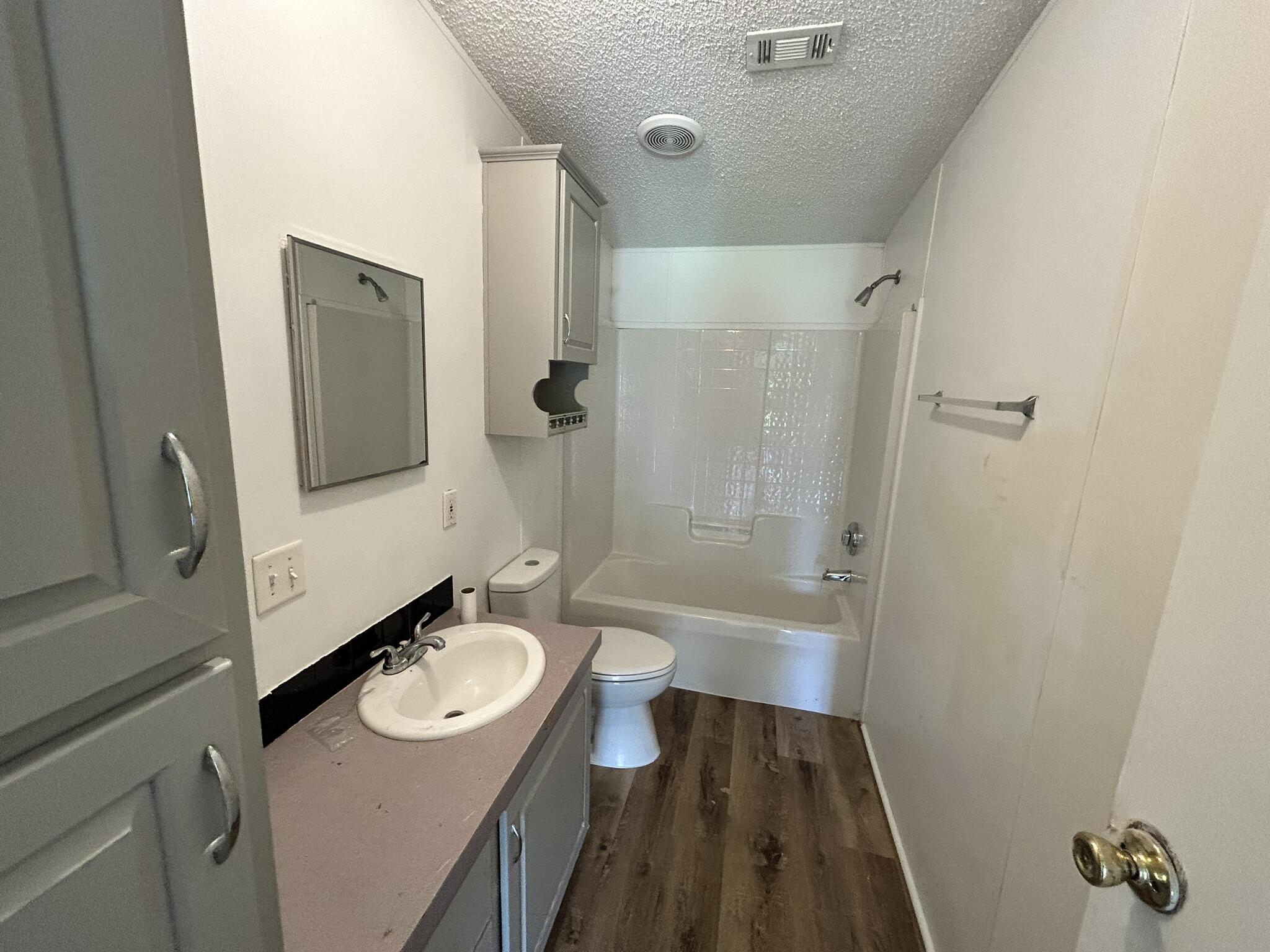 METES & BOUNDS - Residential Lease