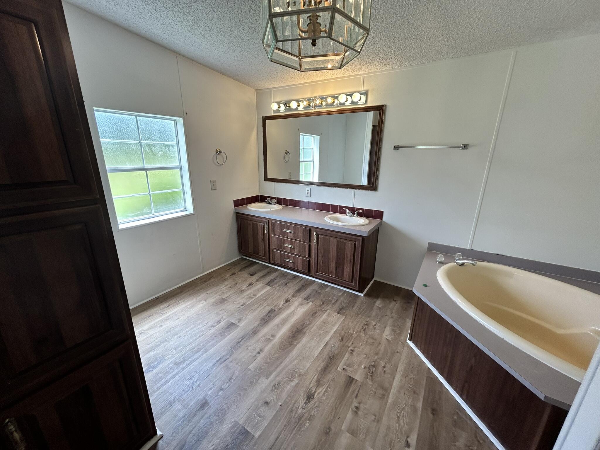 METES & BOUNDS - Residential Lease