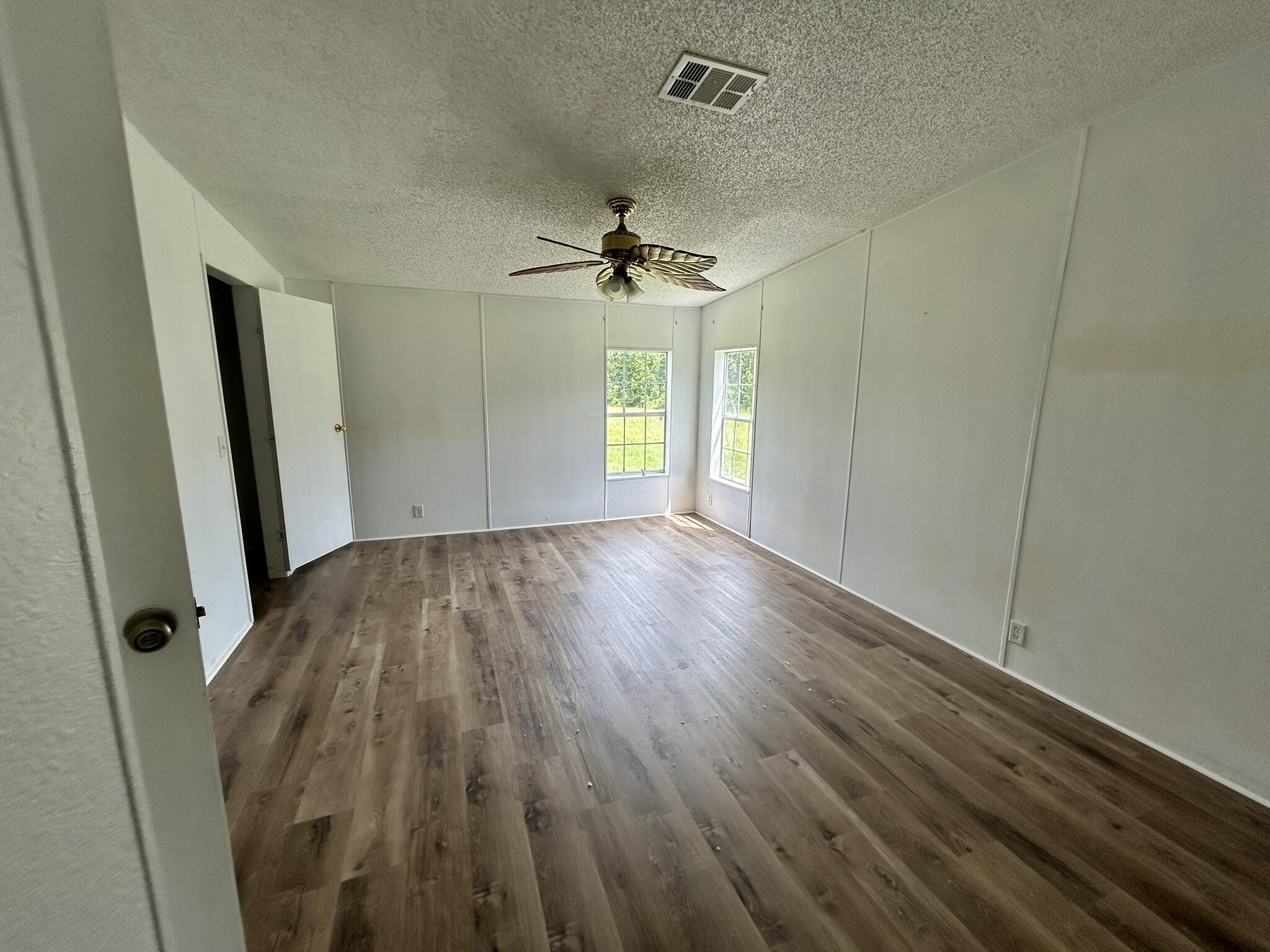 METES & BOUNDS - Residential Lease