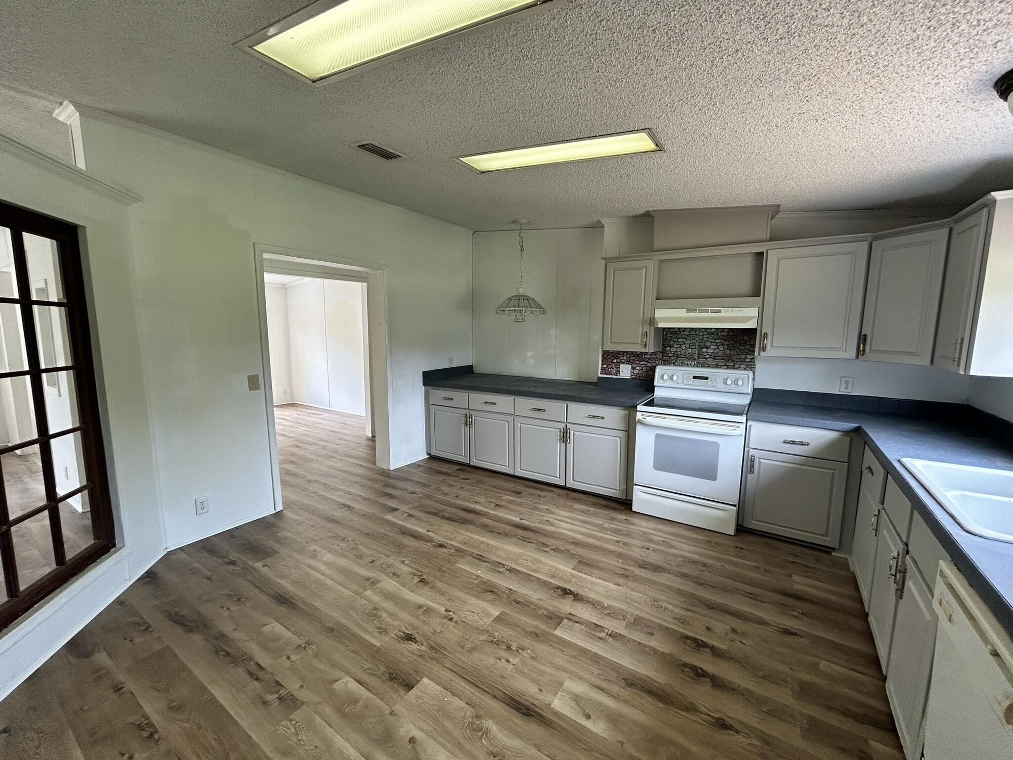 METES & BOUNDS - Residential Lease