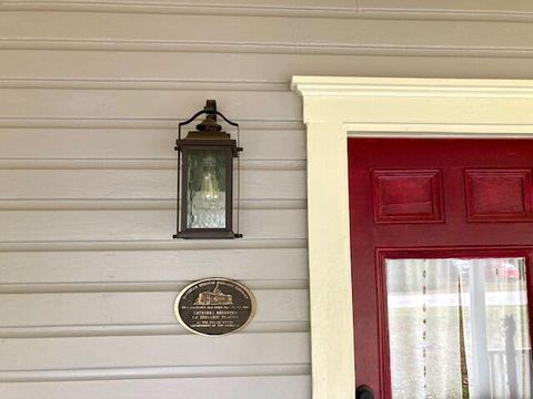 A home in DeFuniak Springs