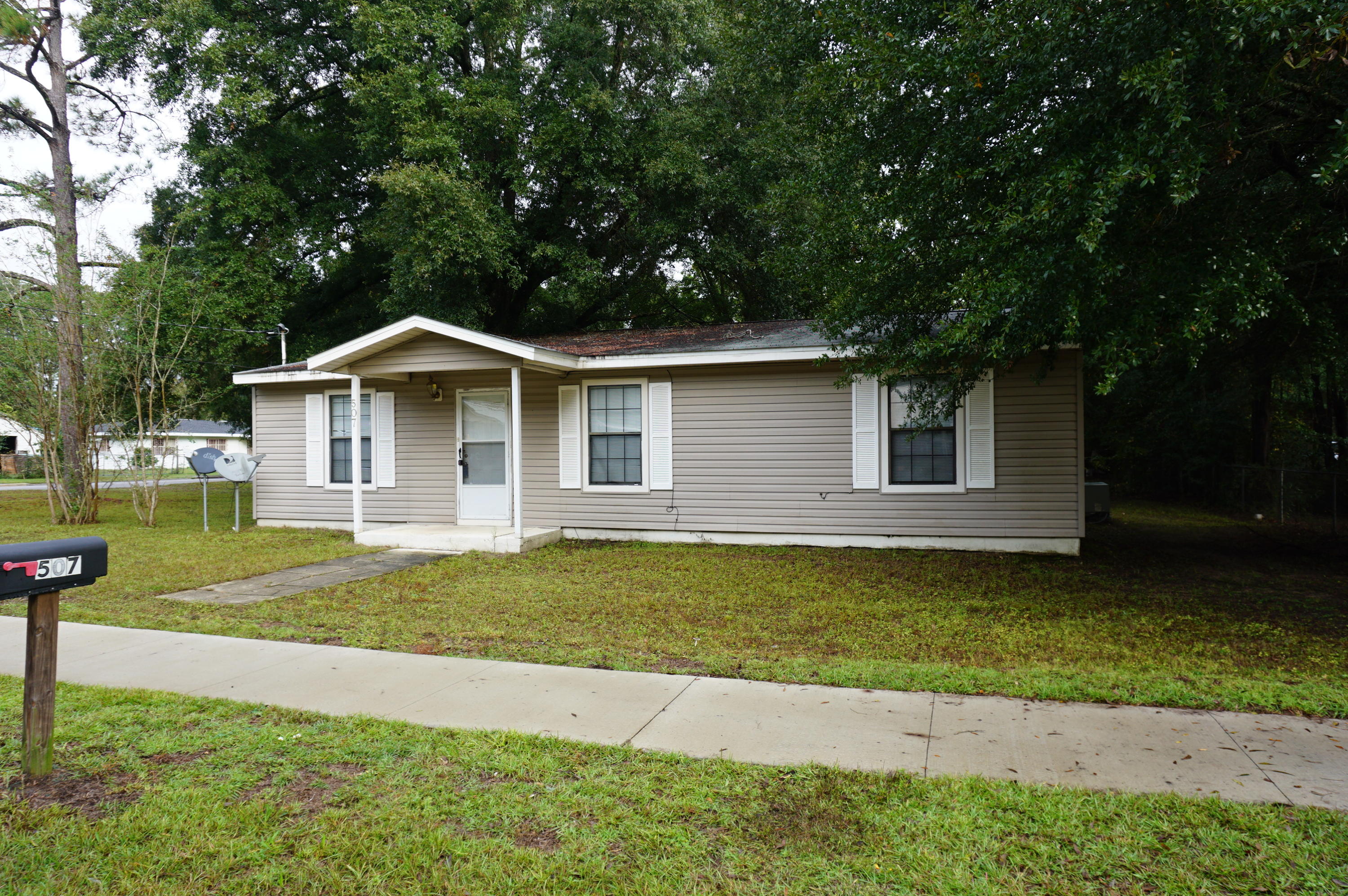 EDNEY 2ND ADD - Residential Lease