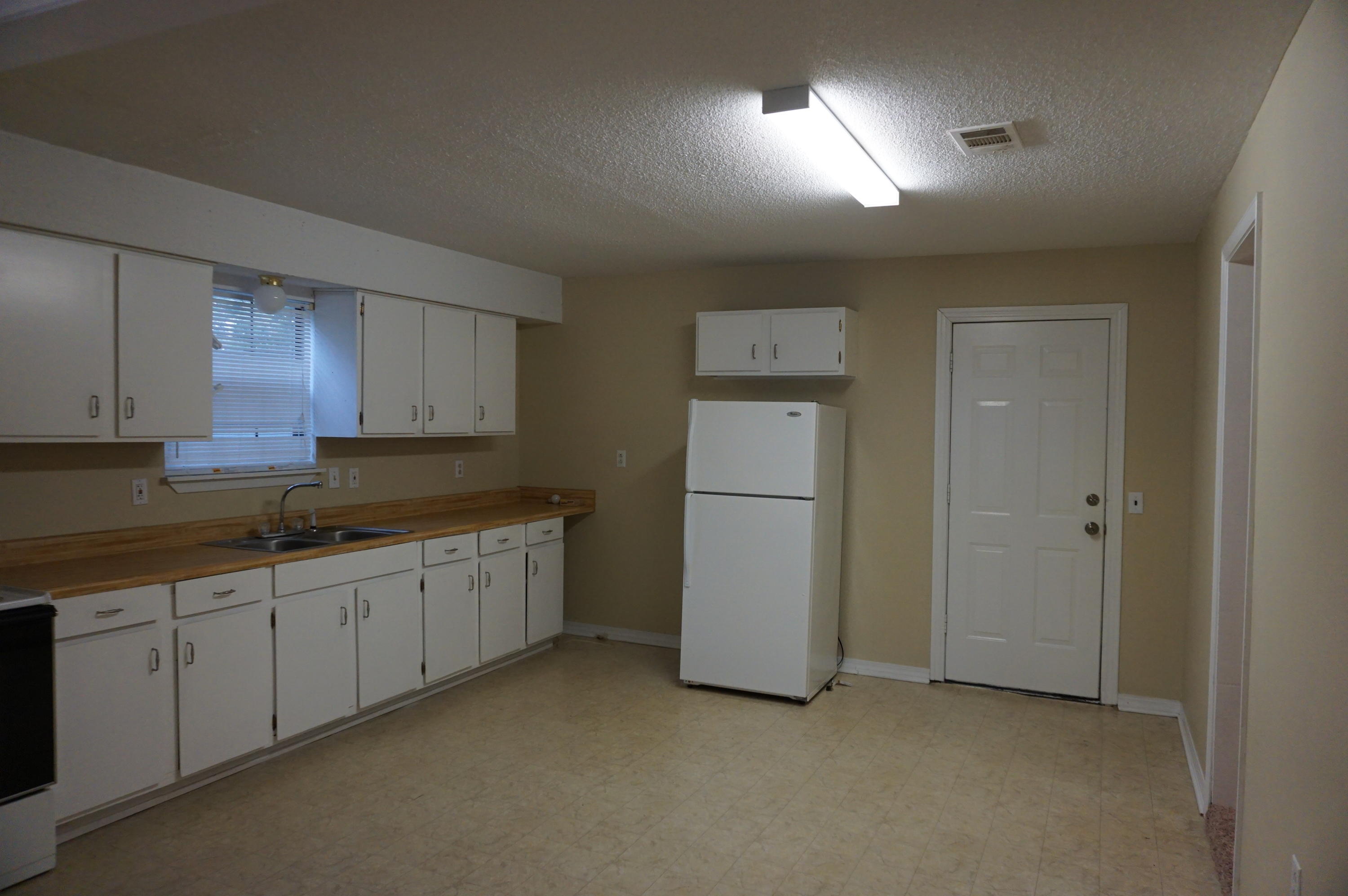 EDNEY 2ND ADD - Residential Lease