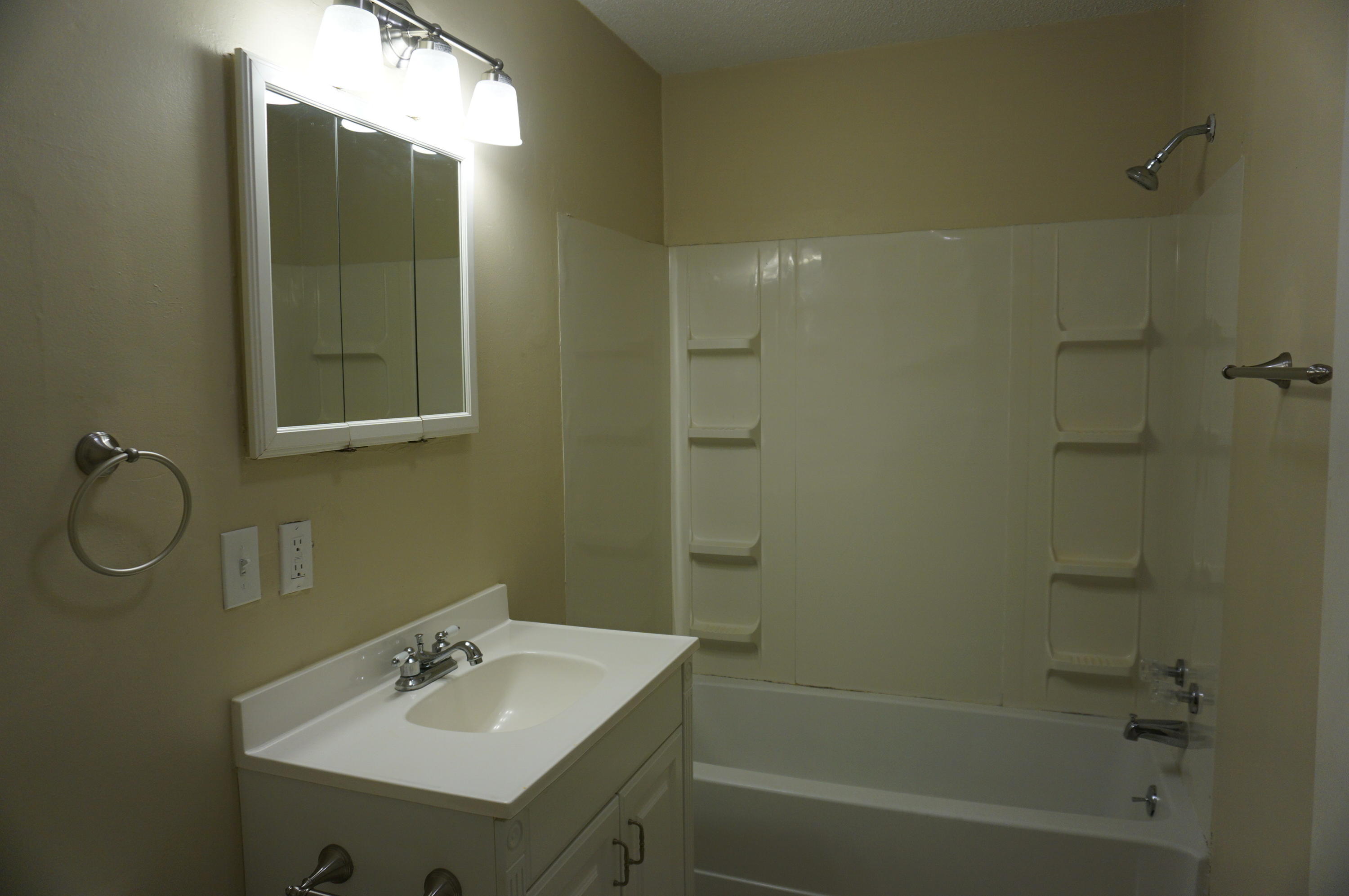 EDNEY 2ND ADD - Residential Lease