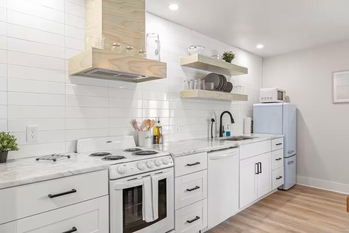 WAYMAR CONDO - Residential Lease