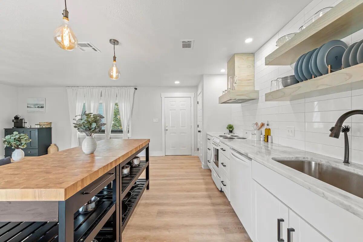 WAYMAR CONDO - Residential Lease