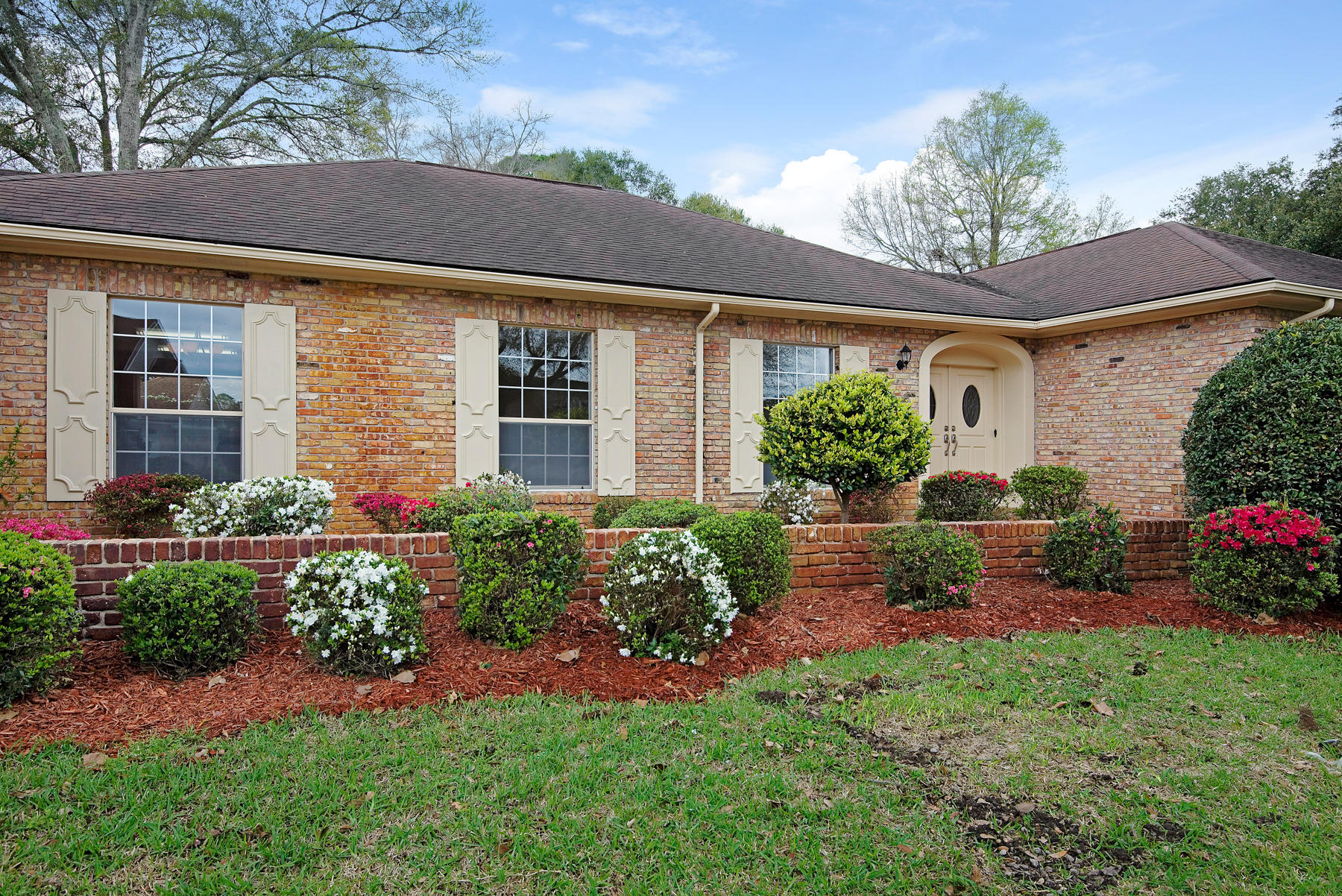 Fantastic Home that has been redone with new kitchen, bathrooms, flooring and so much more you need to see it to believe it.
