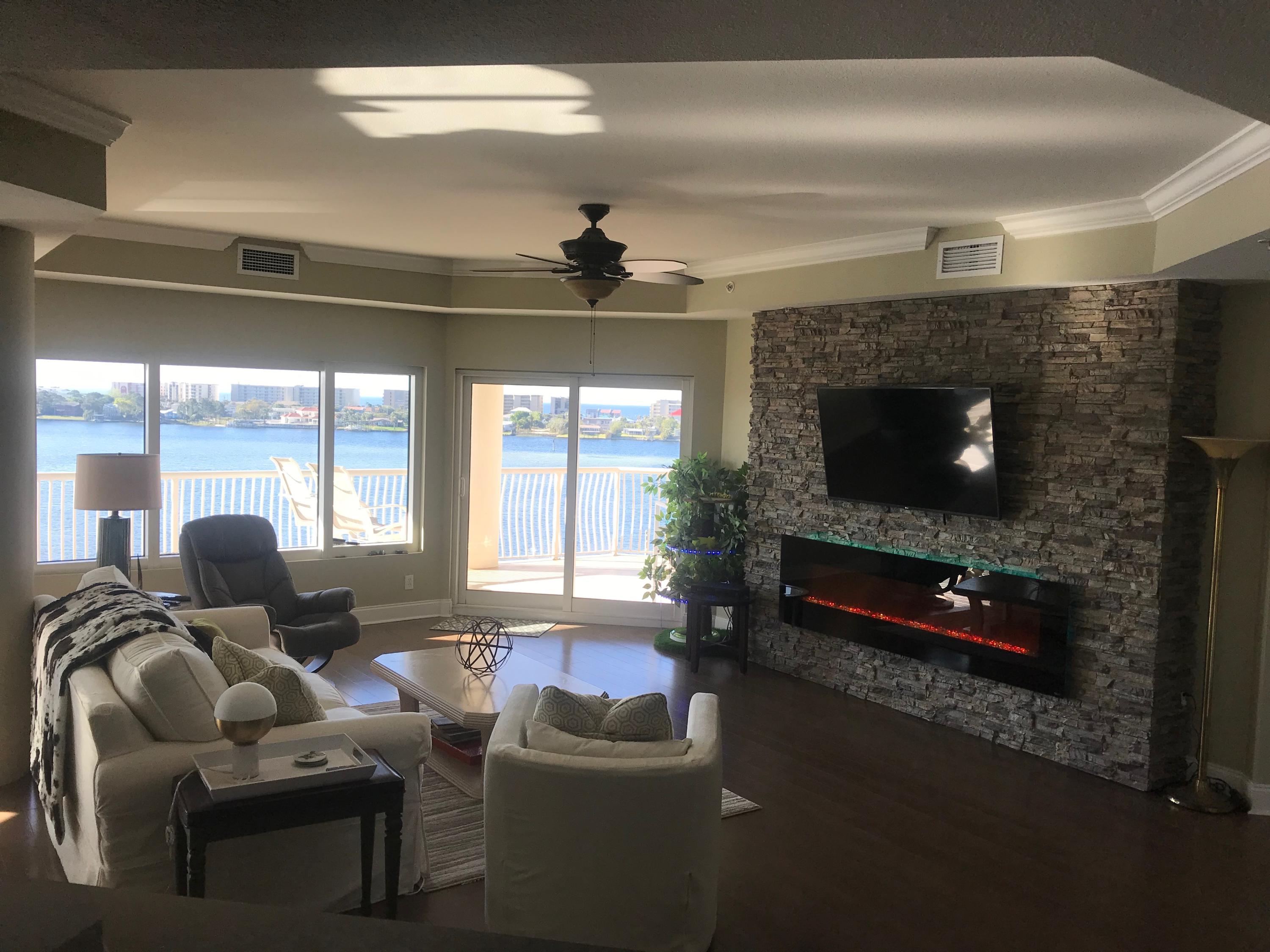 PRESIDIO YACHT CLUB - Residential