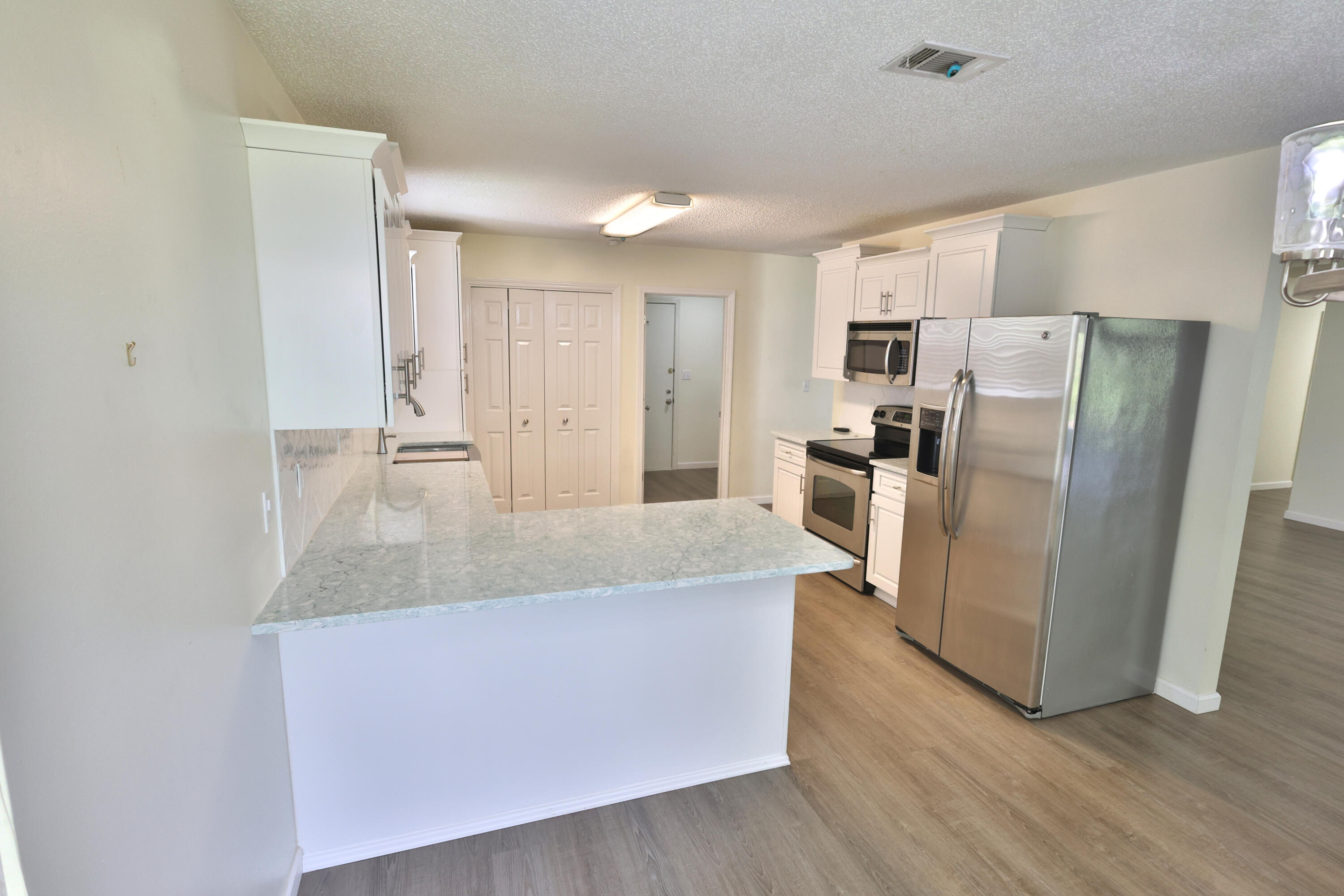 Charming 3-Bedroom Home with Loft, Remodeled Kitchen, Bathrooms & MoreWelcome to your dream home! This beautifully updated 3-bedroom, 2-bath gem blends comfort, style, and functionality. Enjoy a bright, open layout and a versatile loft--ideal for a home office, playroom, or cozy retreat. The fully remodeled kitchen features quartz countertops, soft-close cabinets, and stainless steel appliances. Bathrooms shine with quartz vanities, fog-free mirrors, and designer finishes. Additional highlights: separate laundry room, 2-car garage with storage, screened-in porch for year-round enjoyment, detached shed, and a manicured lawn. Nestled in a quiet, friendly neighborhood near shopping and dining. Don't miss your chance--schedule a showing today!