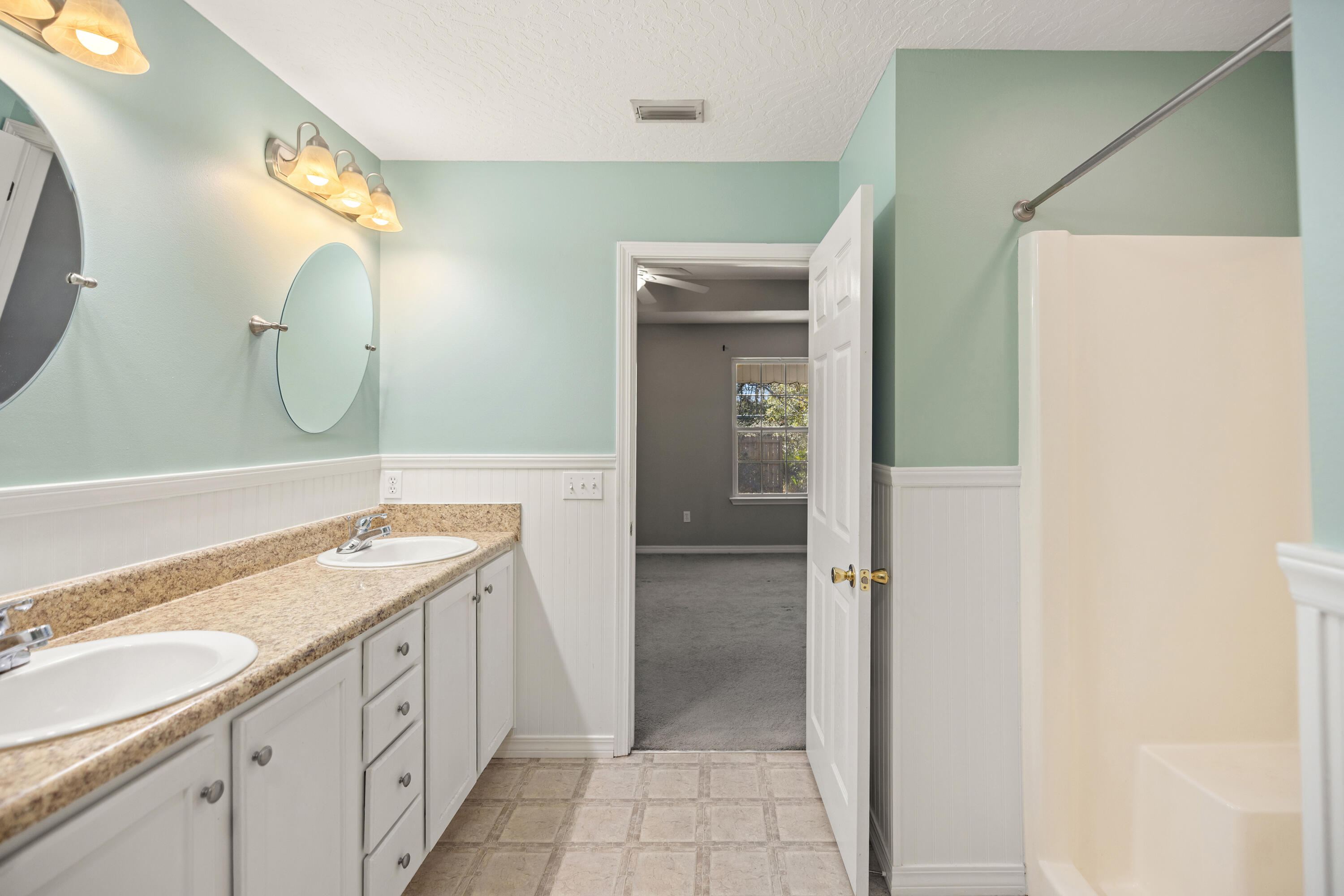 NAVARRE S/D 2ND ADDN - Residential